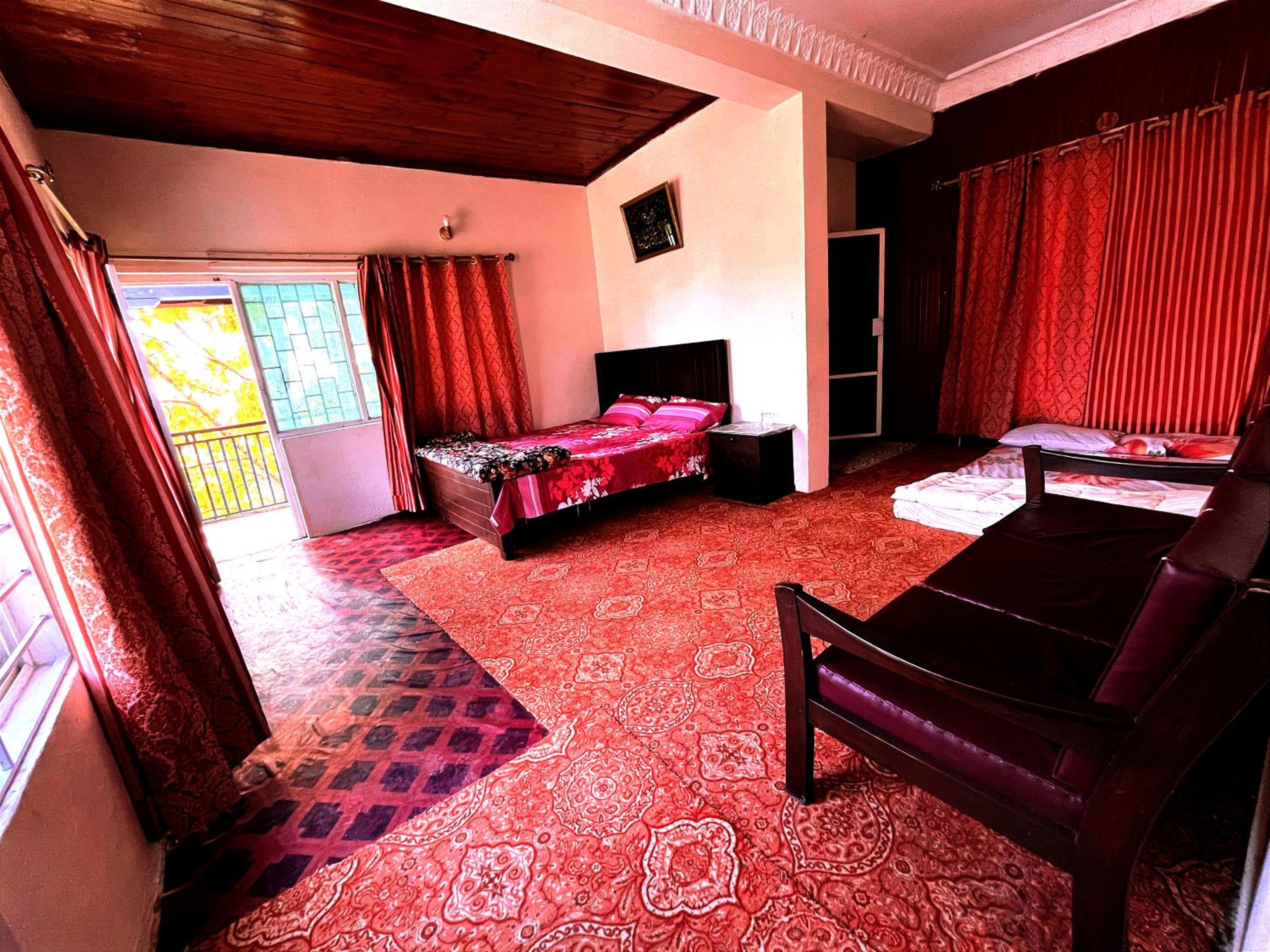 Deluxe Double Room with Balcony photo 1