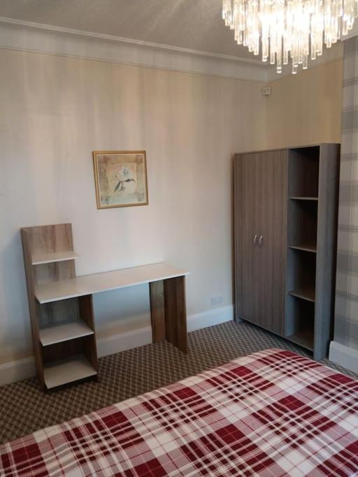 One-Bedroom Apartment photo 3