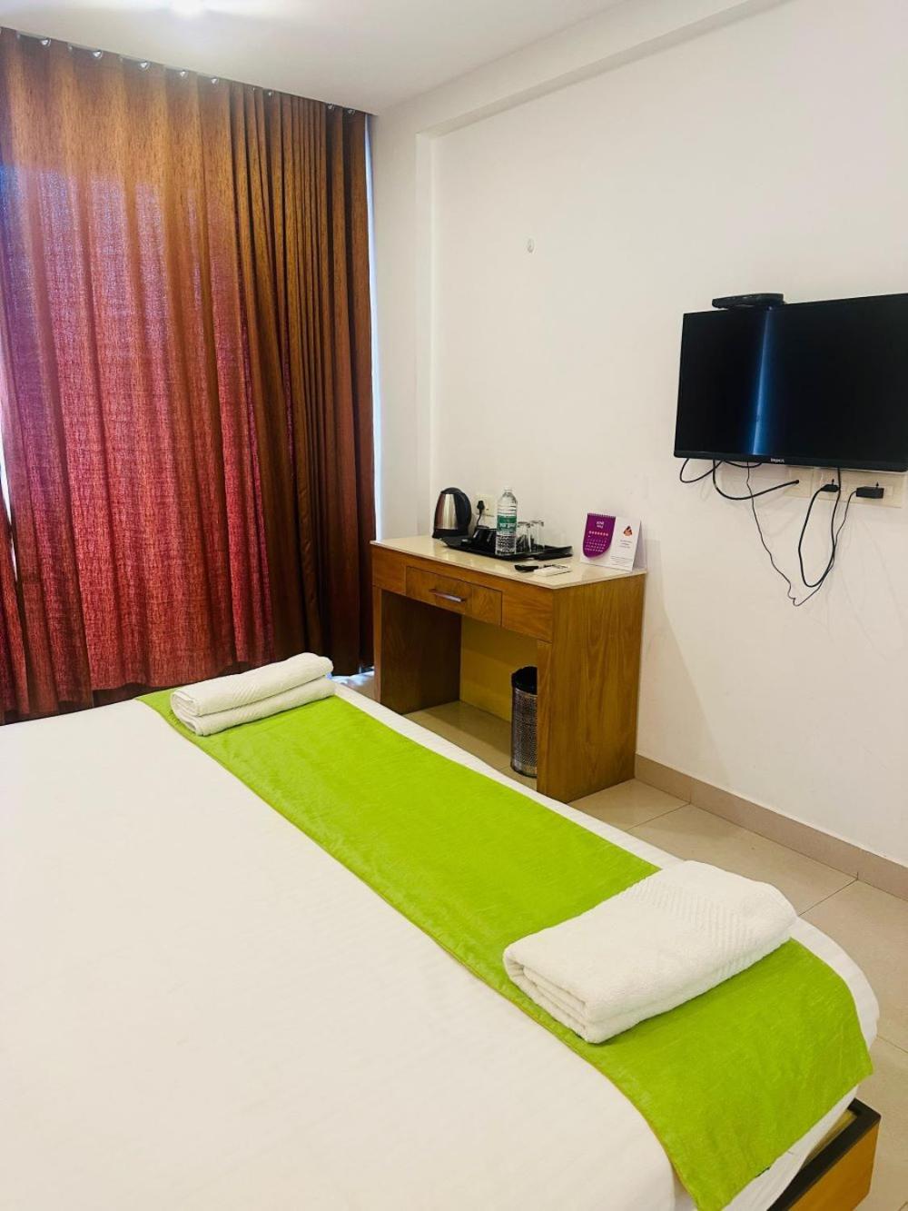 Standard Double Room - Photo 13
