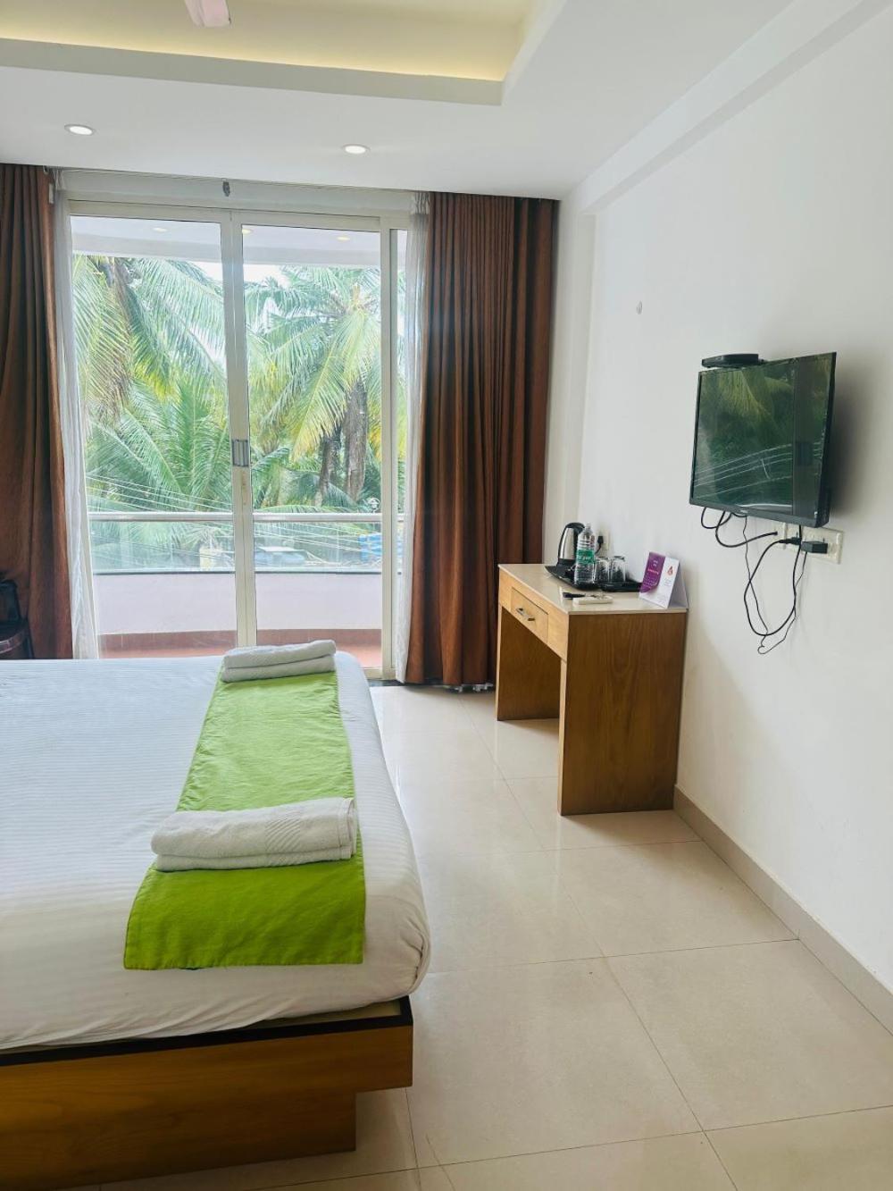 Standard Double Room - Photo 12