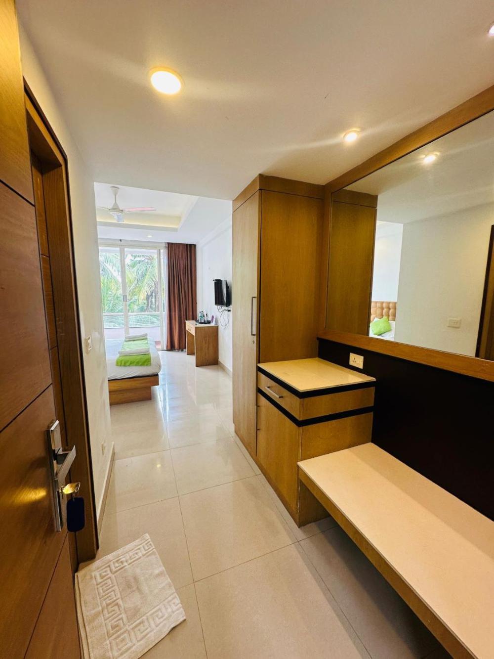Standard Double Room - Photo 11