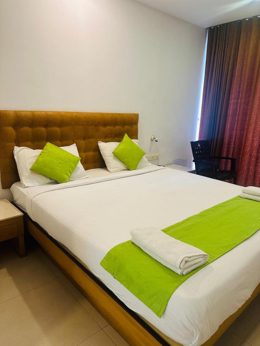 Standard Double Room - Photo 10