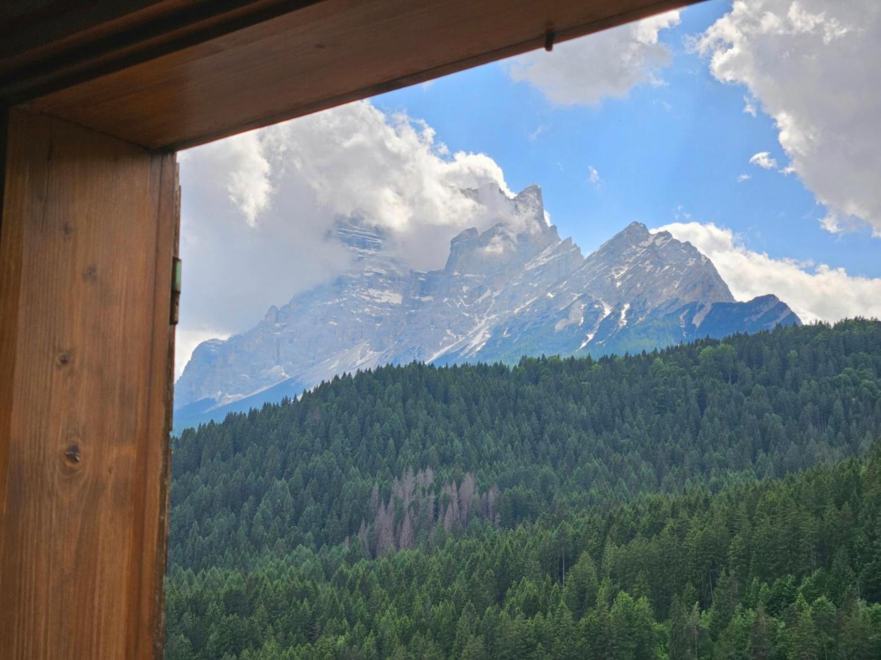 Family Room with One Queen and One Bunk Bed, Mountain View and Shower - Non-Smoking - Photo 6