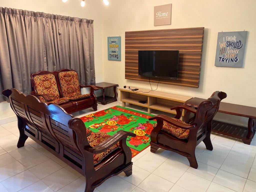 Four-Bedroom House photo 2