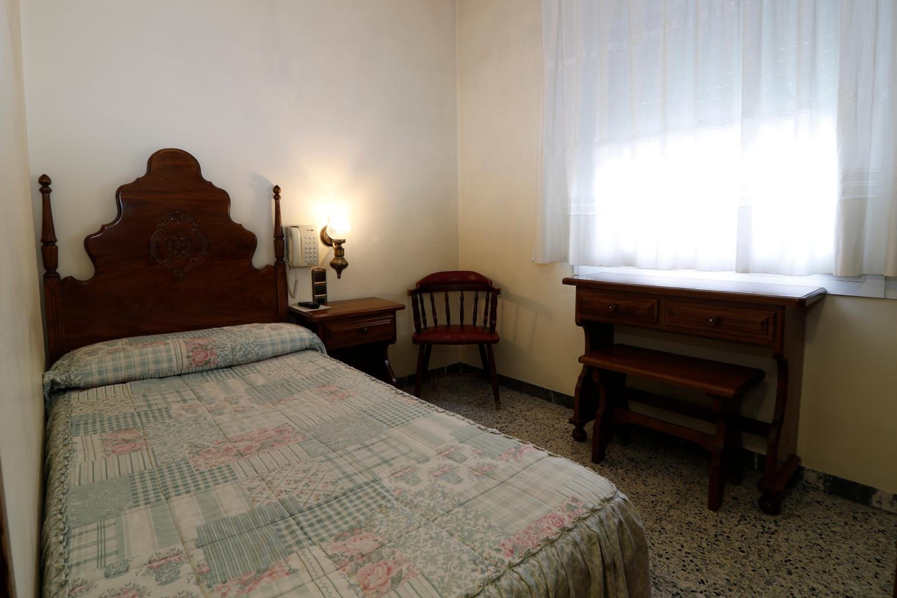 Single Room photo 1