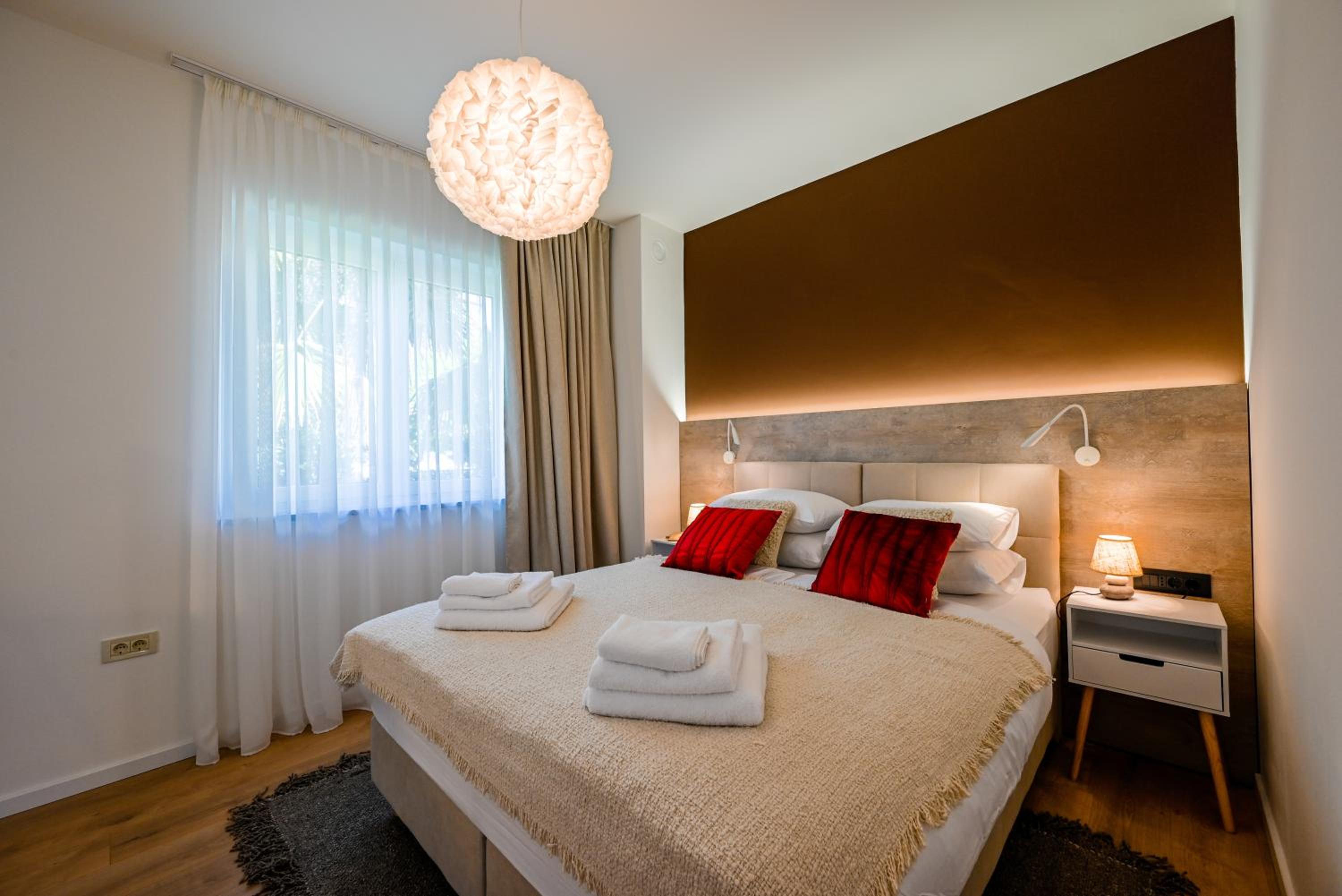 Cherry Apartment