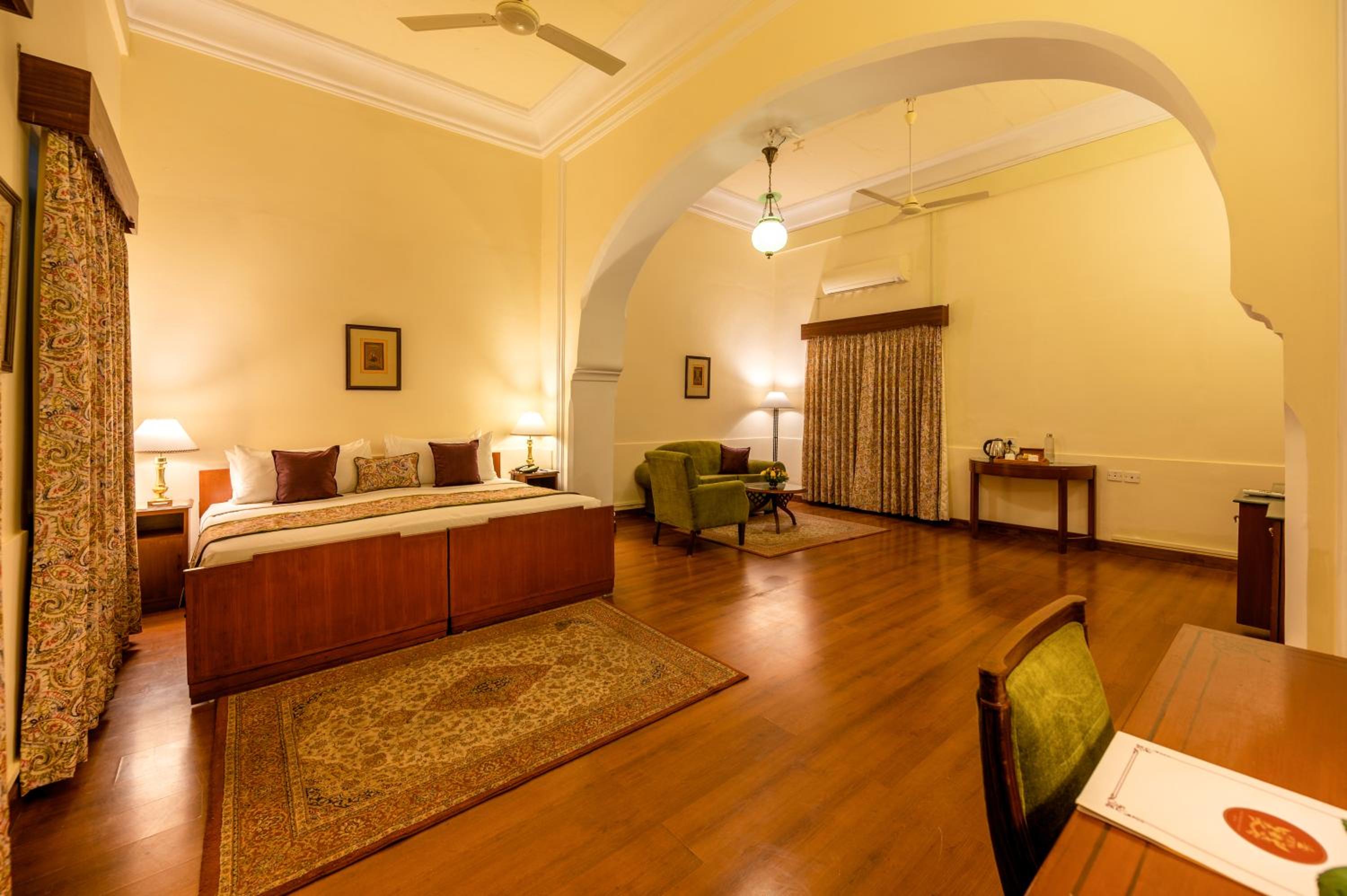 Deluxe Double Room (2 Adults + 1 Child) photo 1