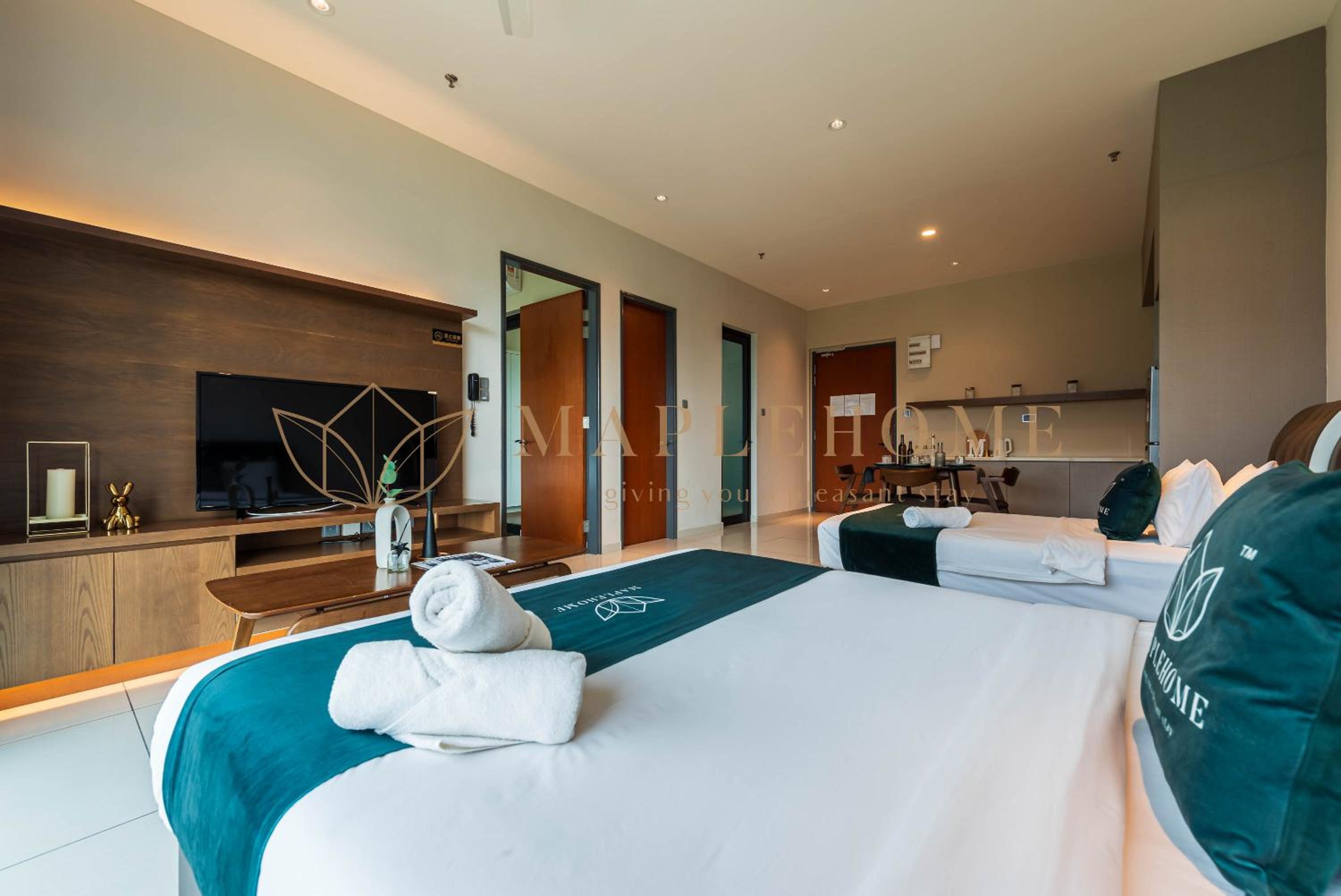 Premier King Suite - Photo 7