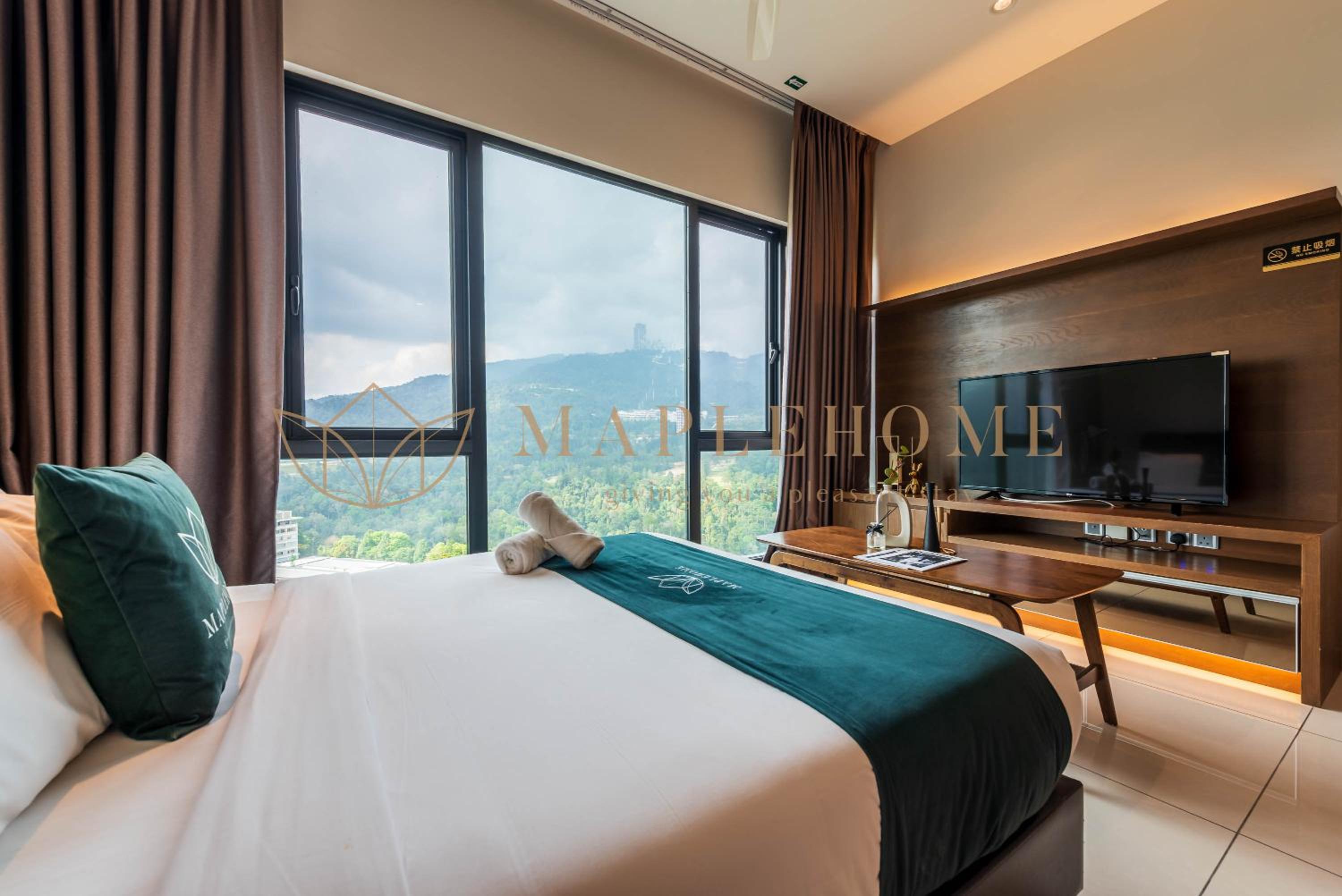Premier King Suite - Photo 9