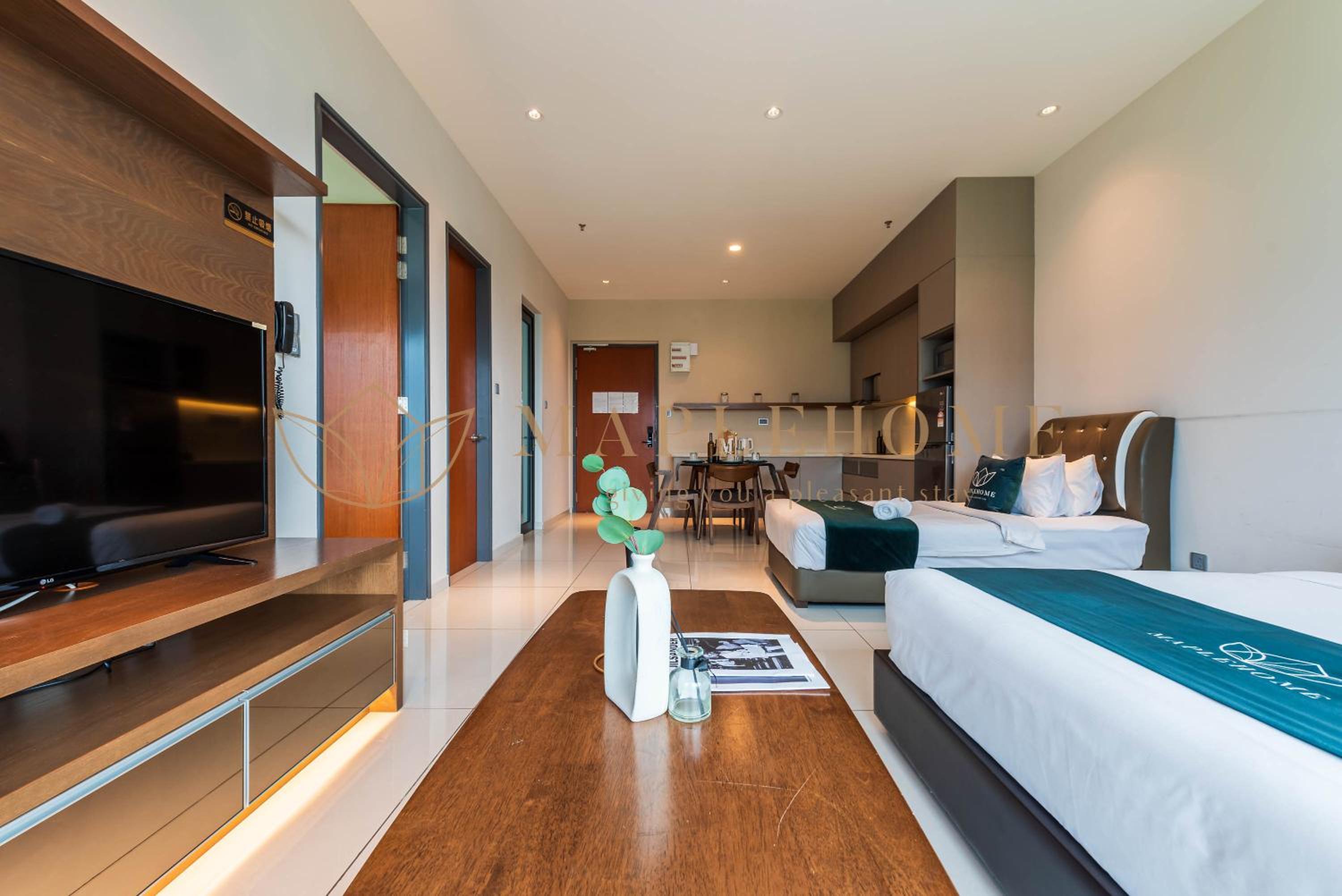 Premier King Suite - Photo 10