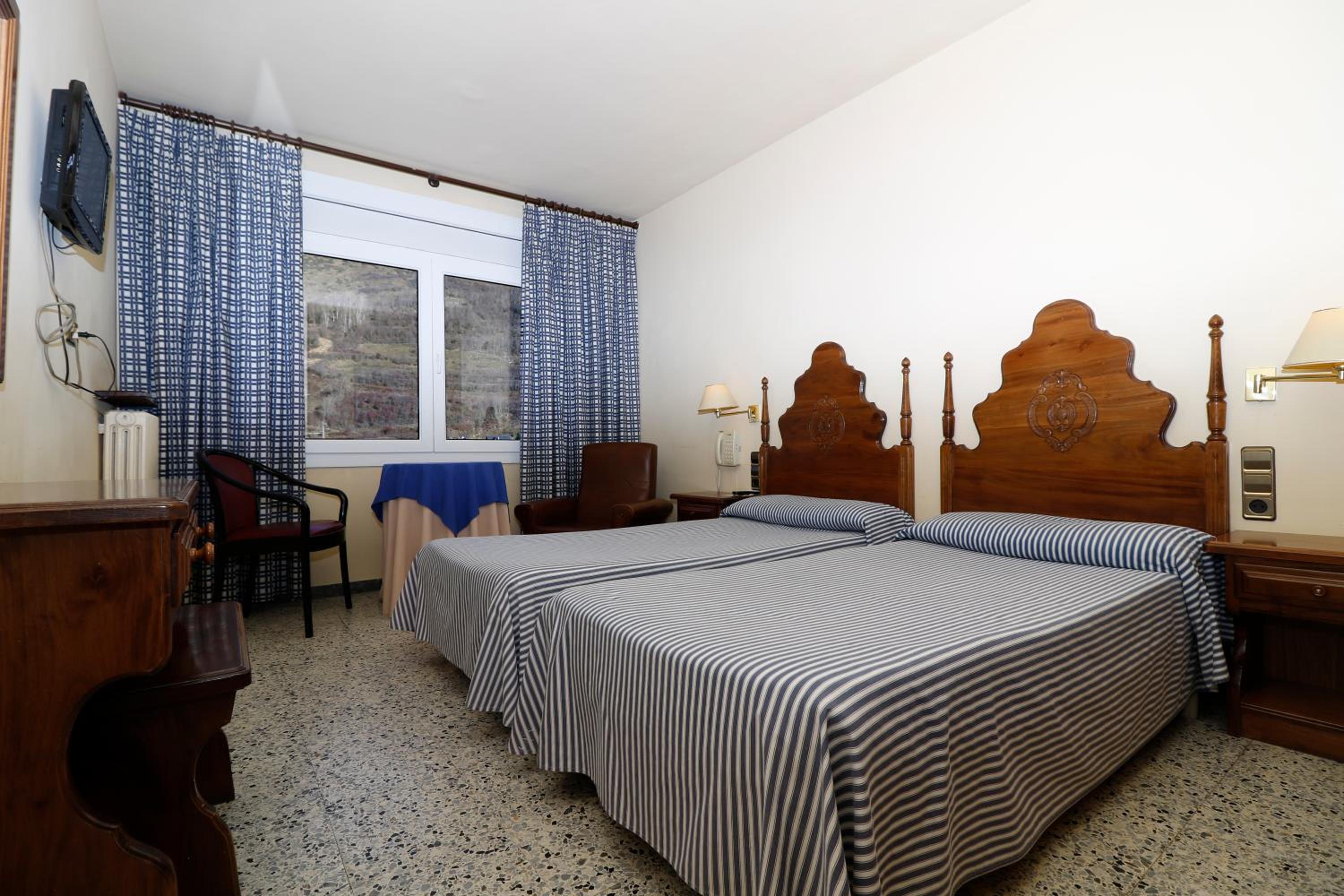 Double or Twin Room photo 2