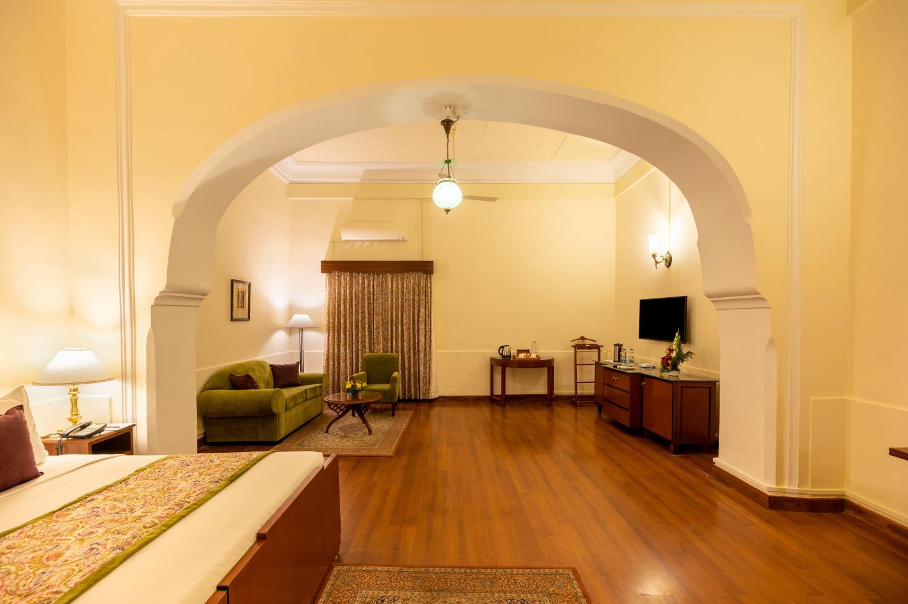 Deluxe Double Room (2 Adults + 1 Child) photo 3