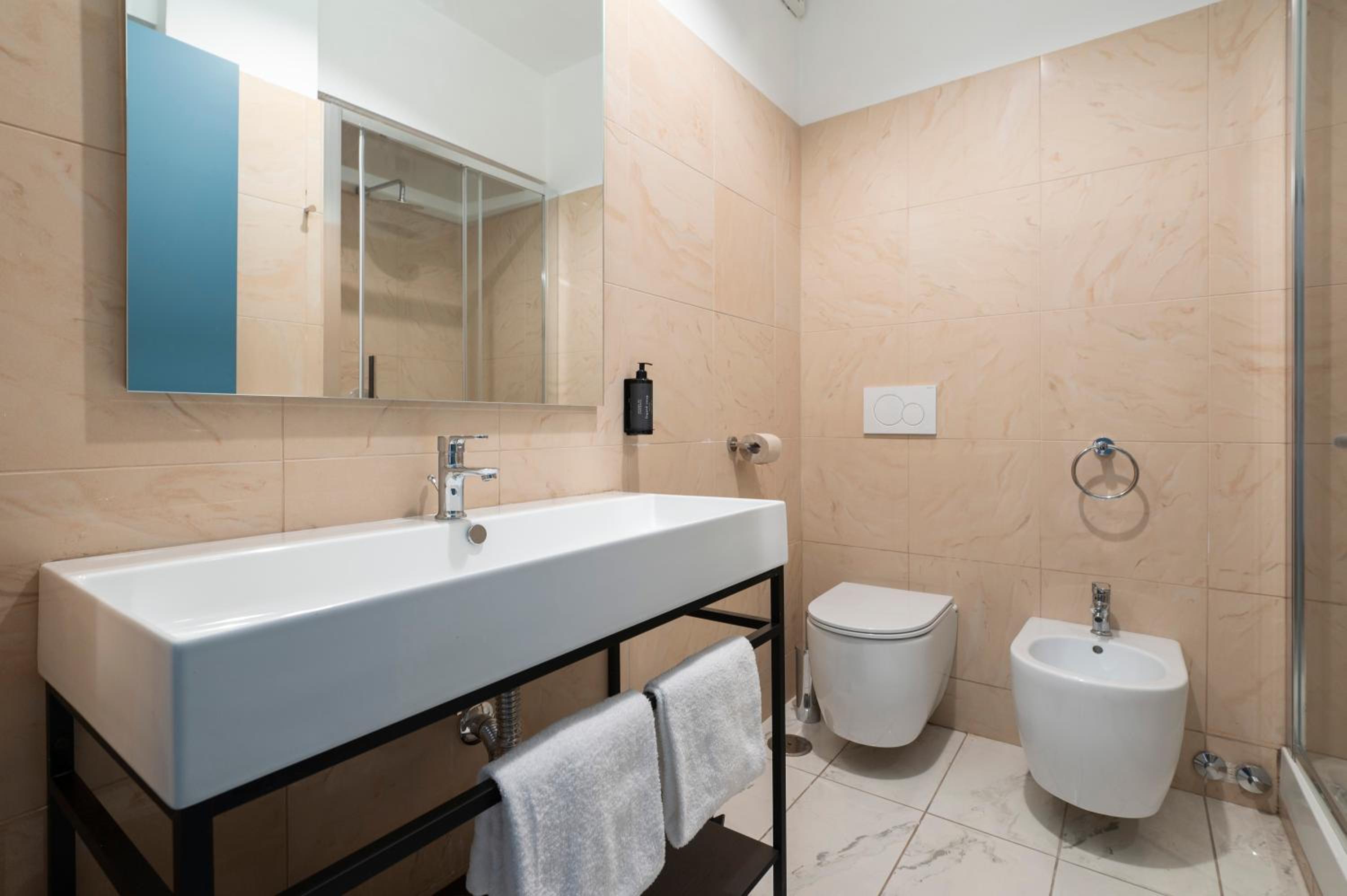 Standard Double or Twin Room - Photo 3