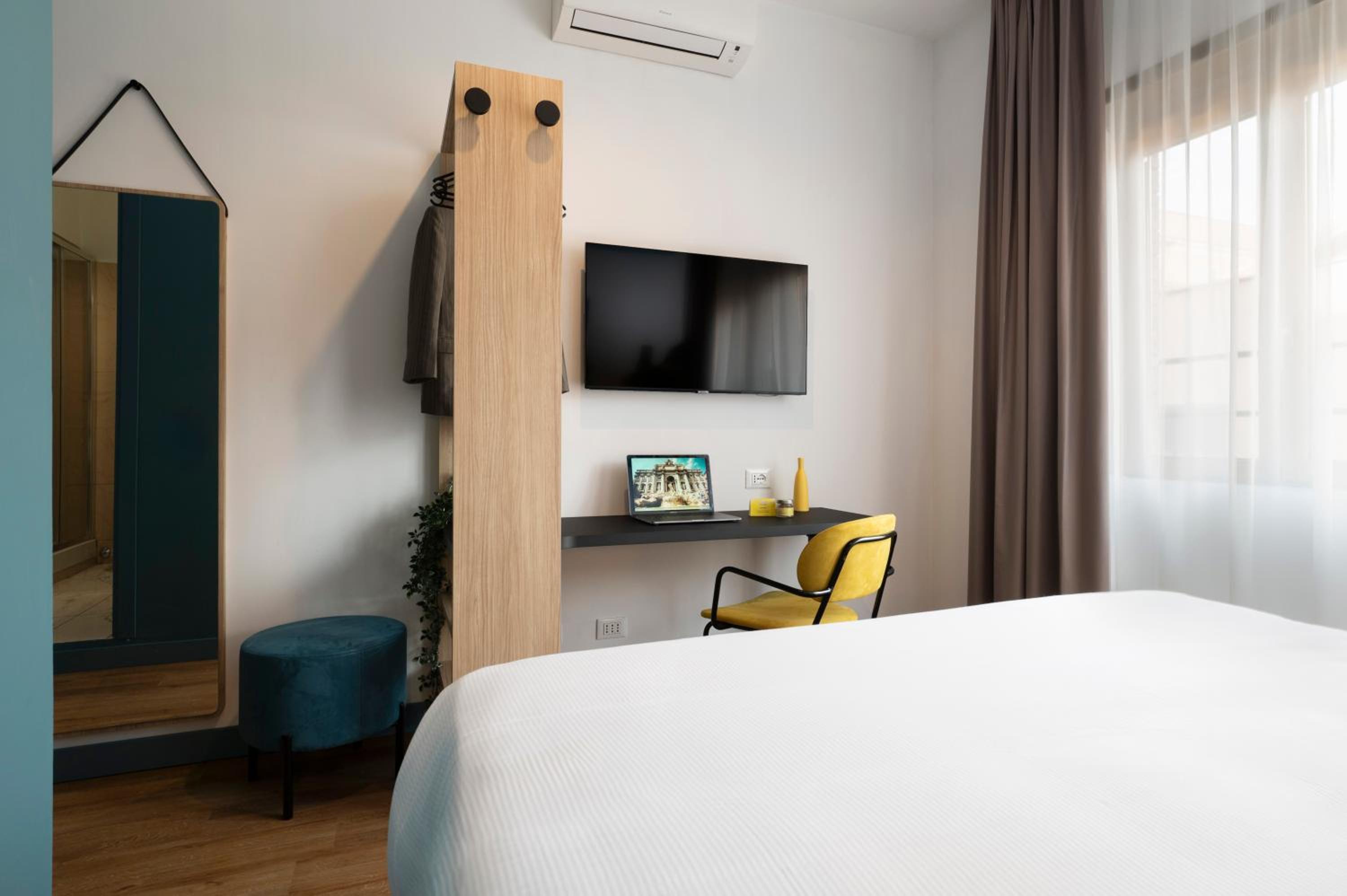 Standard Double or Twin Room - Photo 1