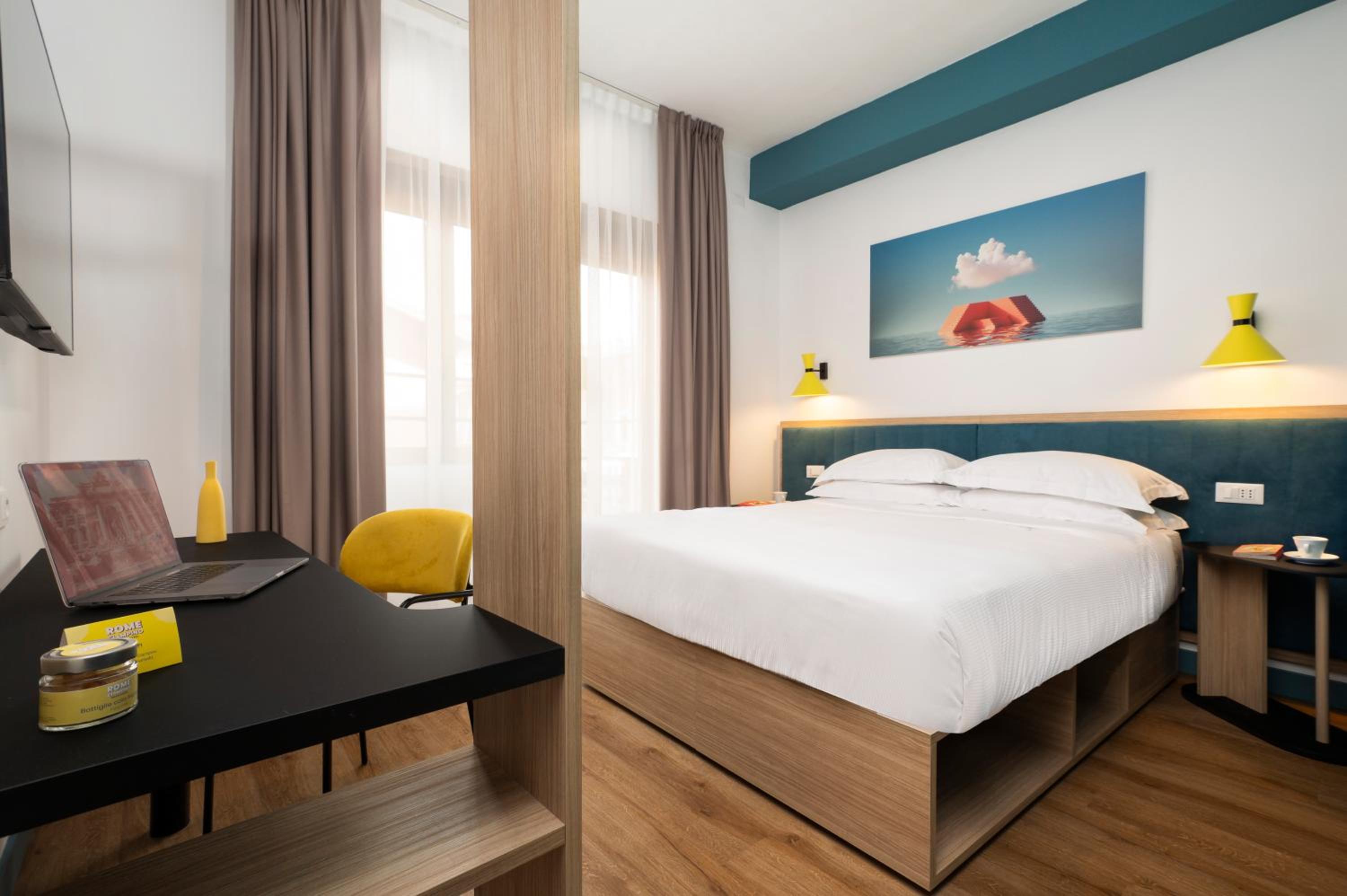 Standard Double or Twin Room - Photo 7
