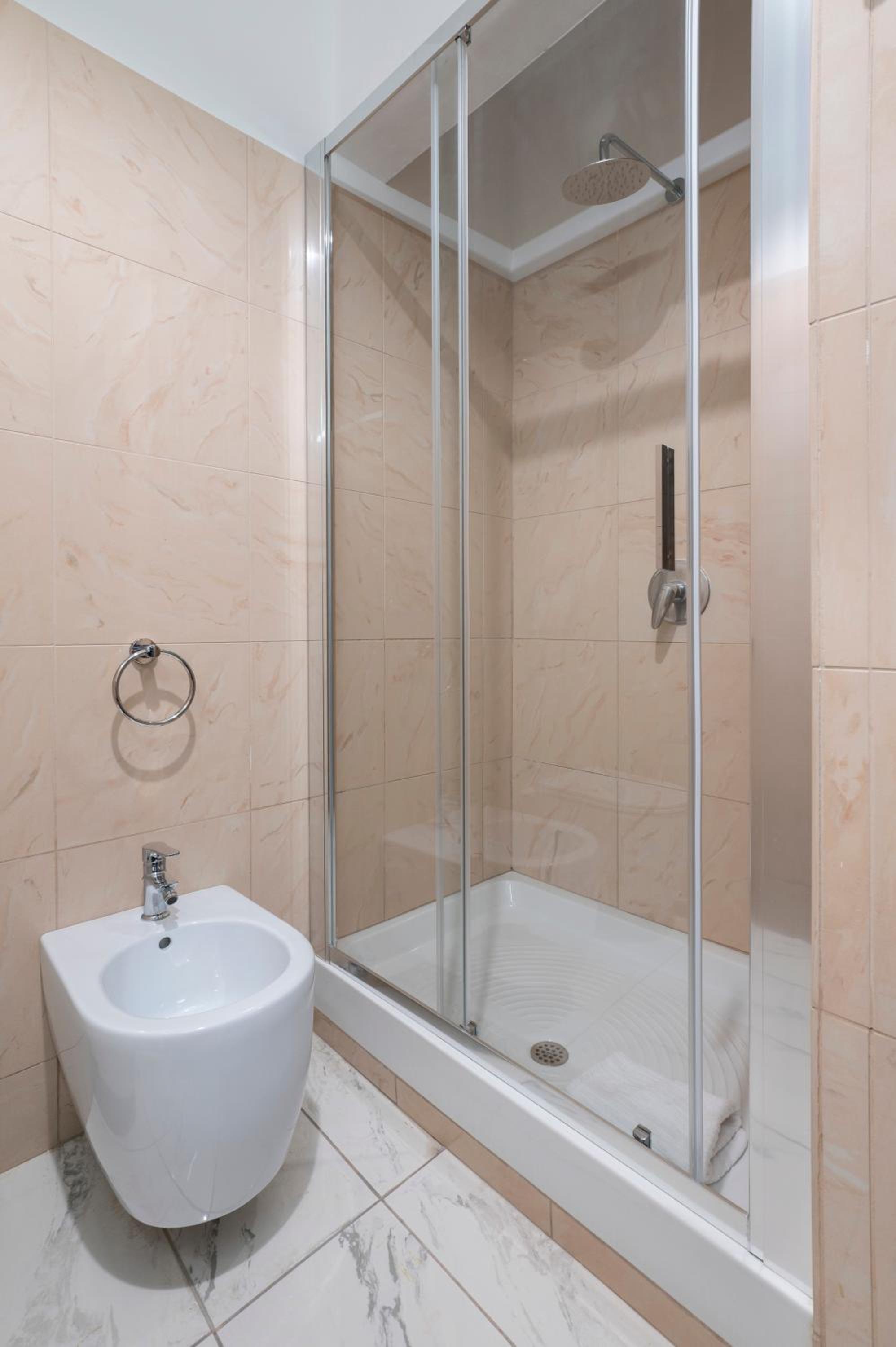 Standard Double or Twin Room - Photo 2