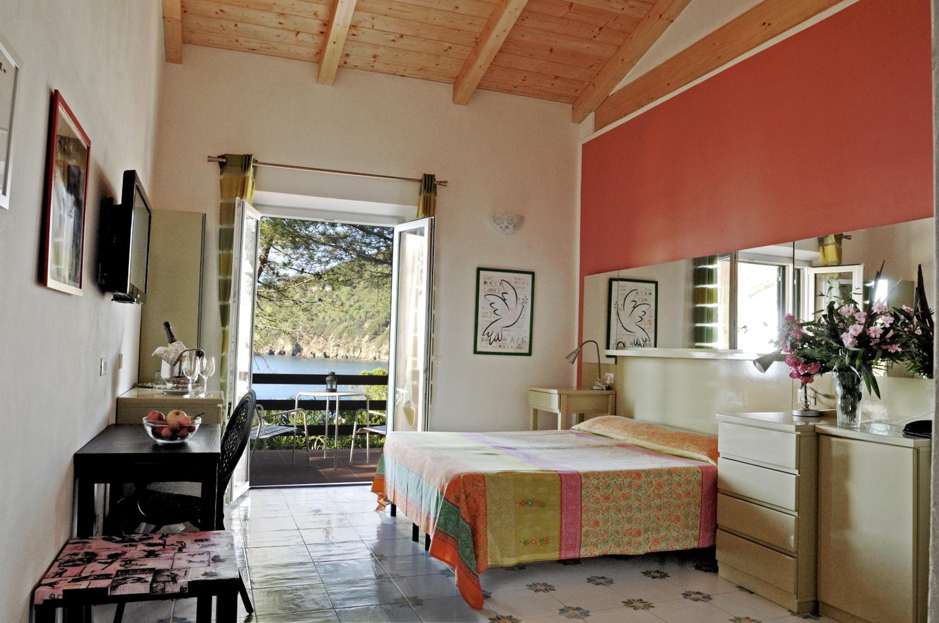 Quadruple Room With Sea View - Photo 19
