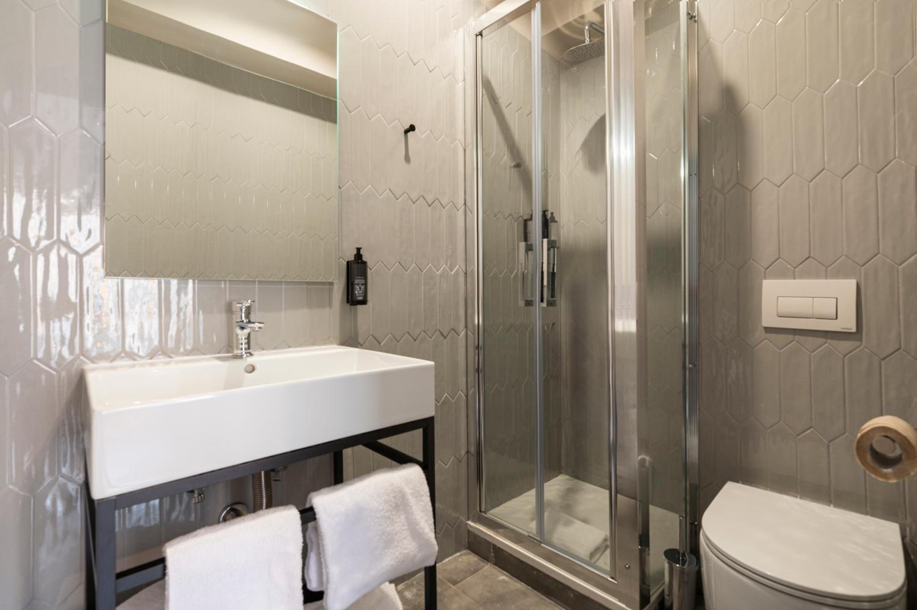 Standard Triple Room - Photo 3