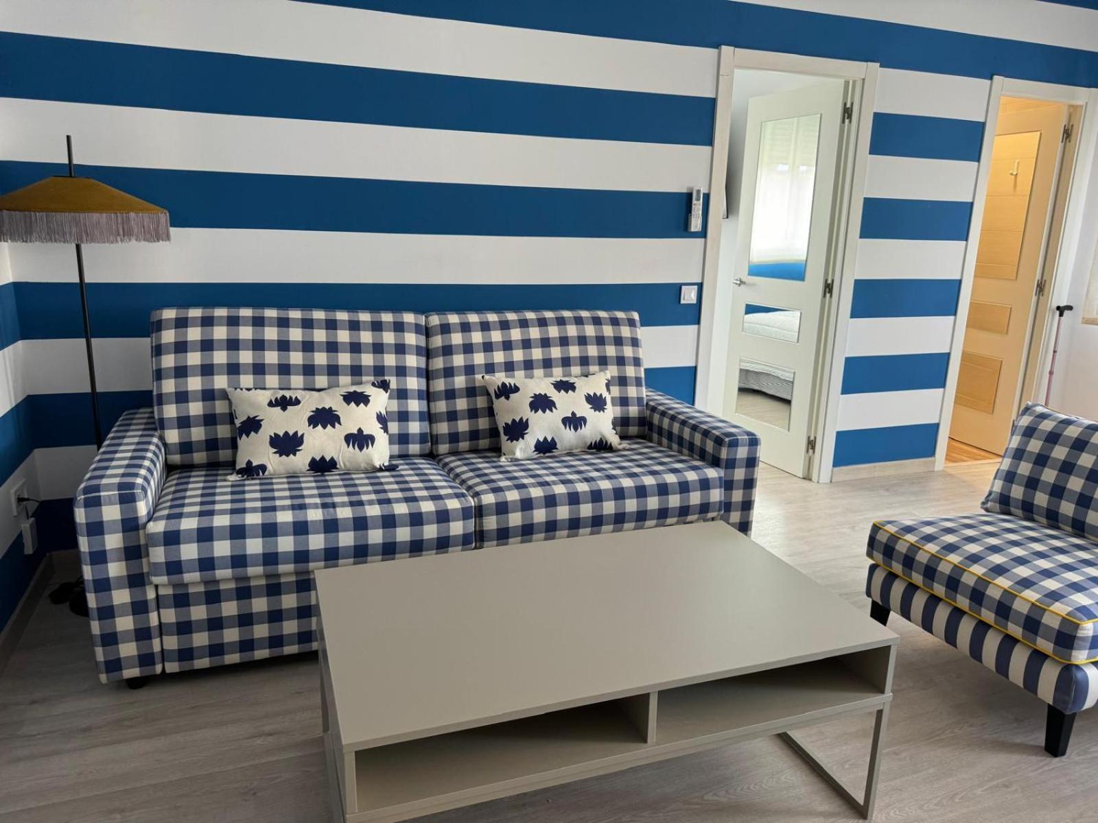 Apartamento de dos habitaciones con vista a la ciudad
