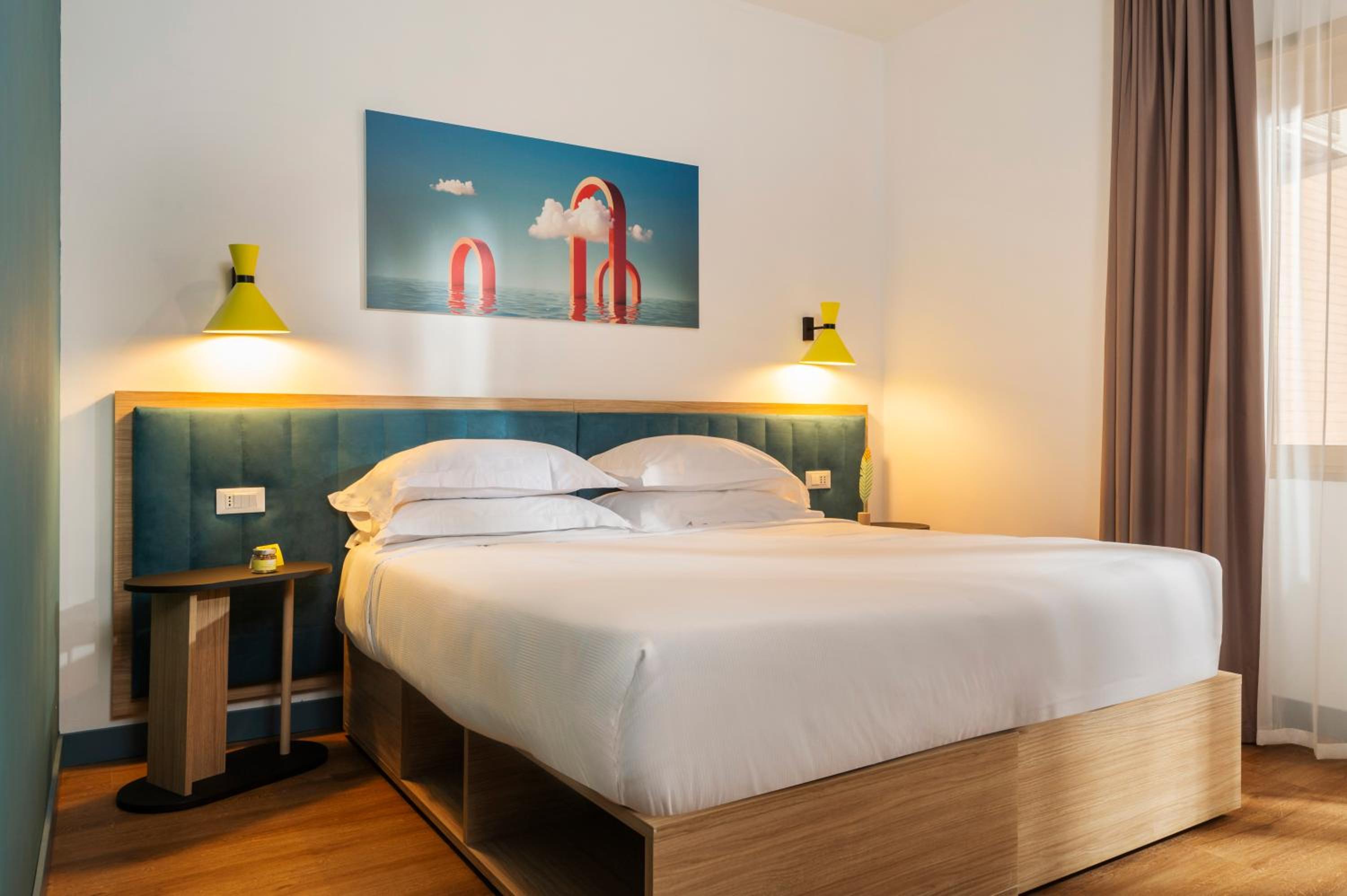 Deluxe Double or Twin Room - Photo 6