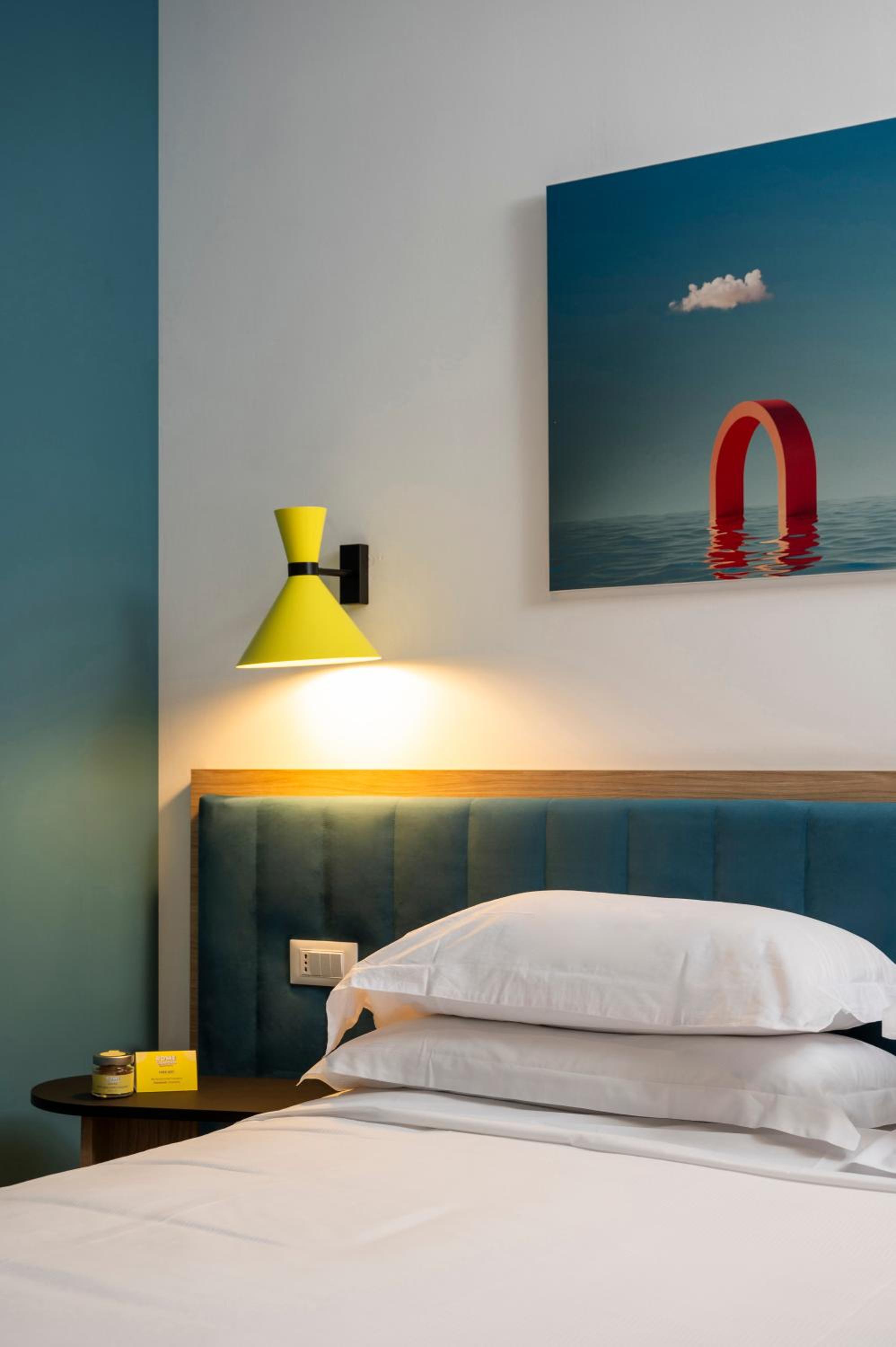 Deluxe Double or Twin Room - Photo 7