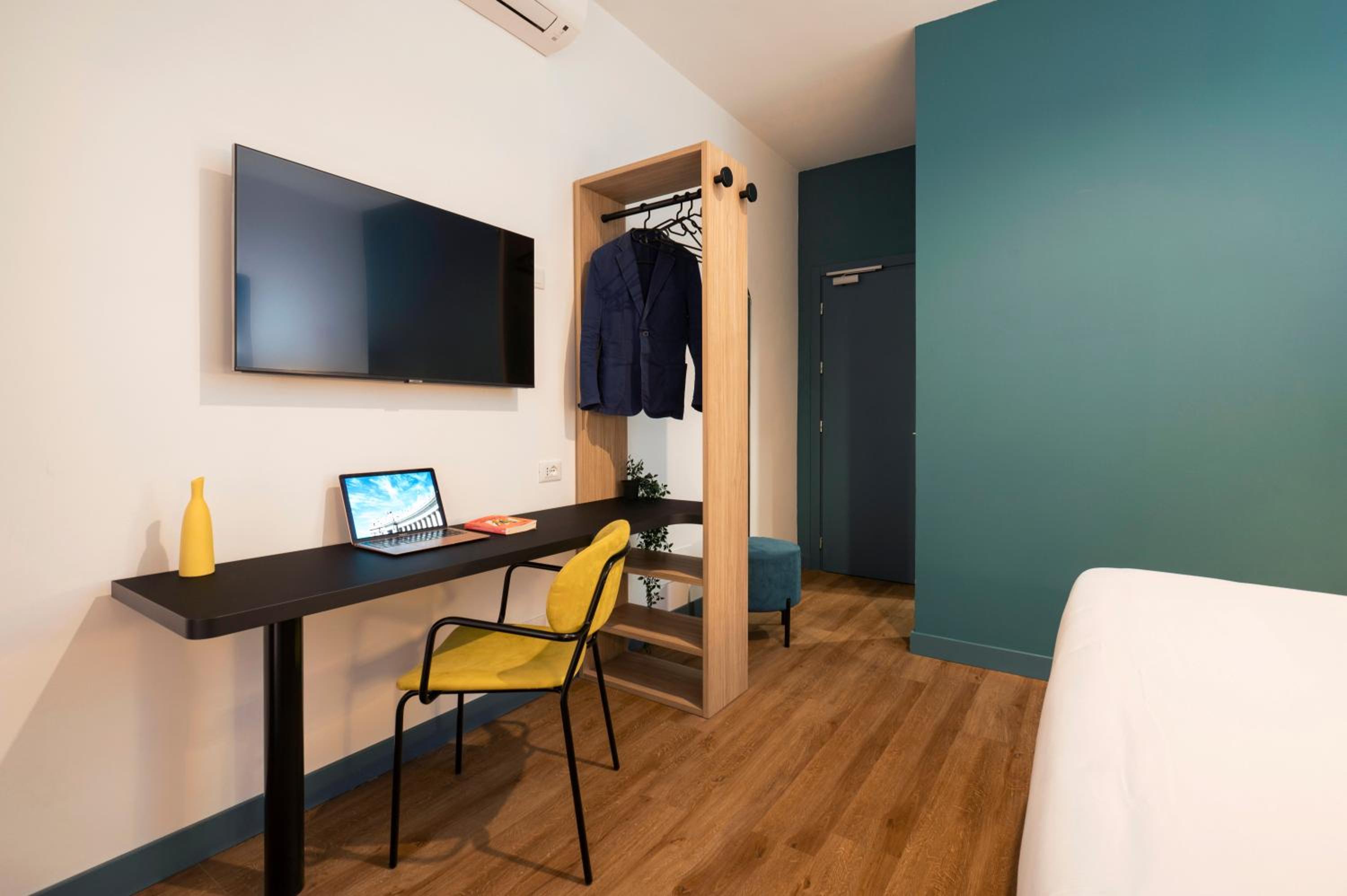 Deluxe Double or Twin Room - Photo 3