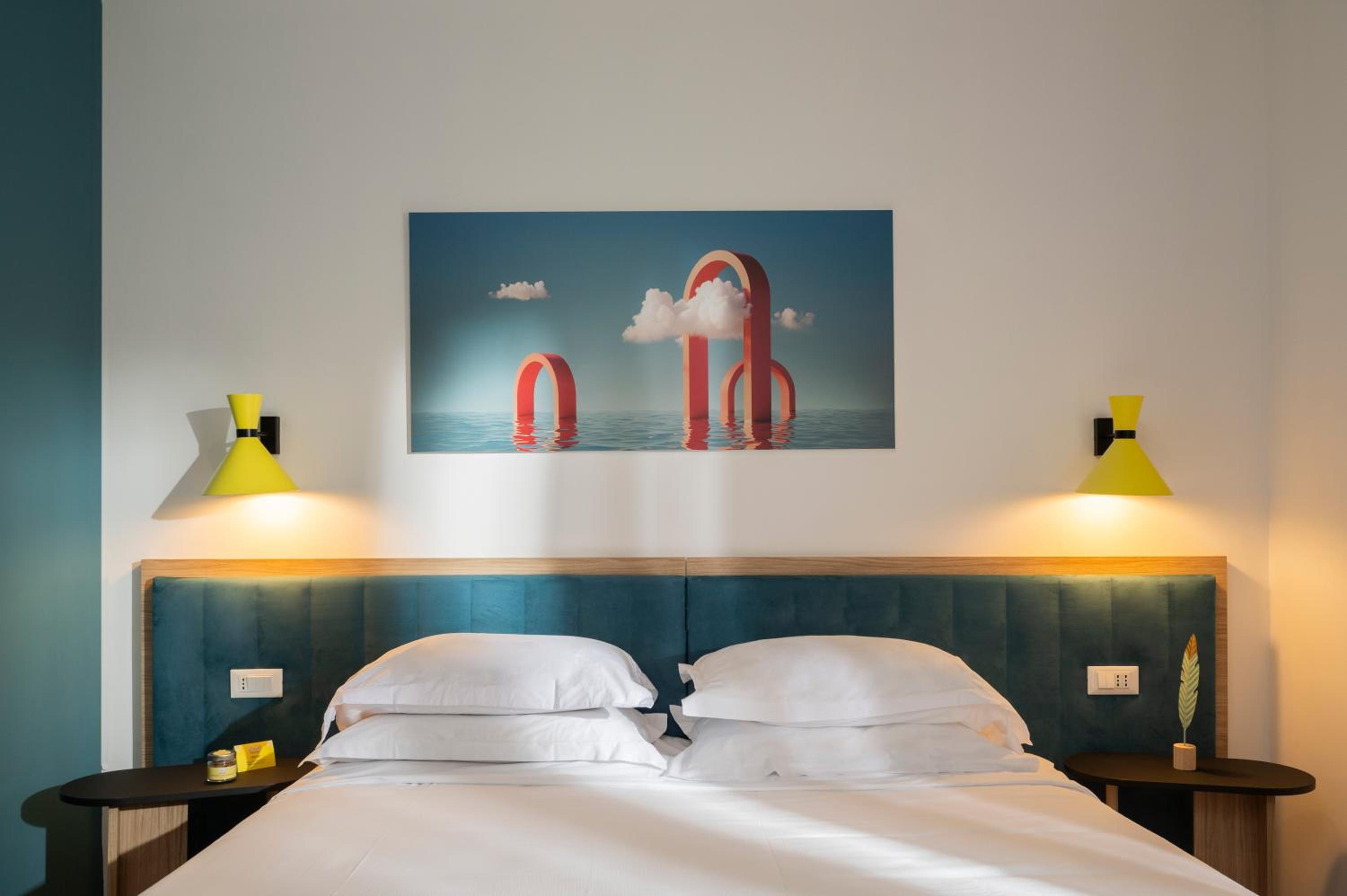 Deluxe Double or Twin Room - Photo 5