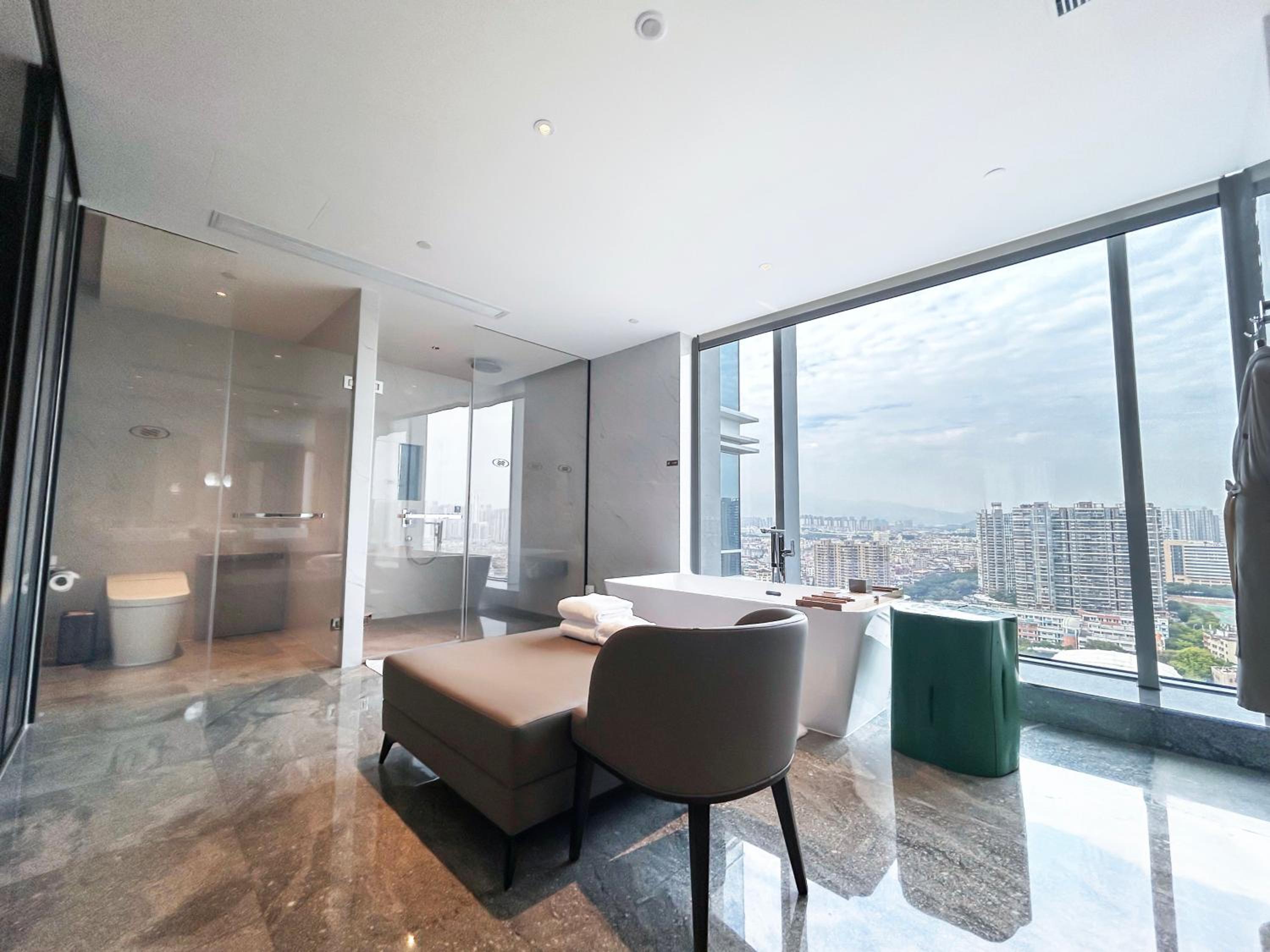One-Bedroom King Suite - Sea View - Photo 4