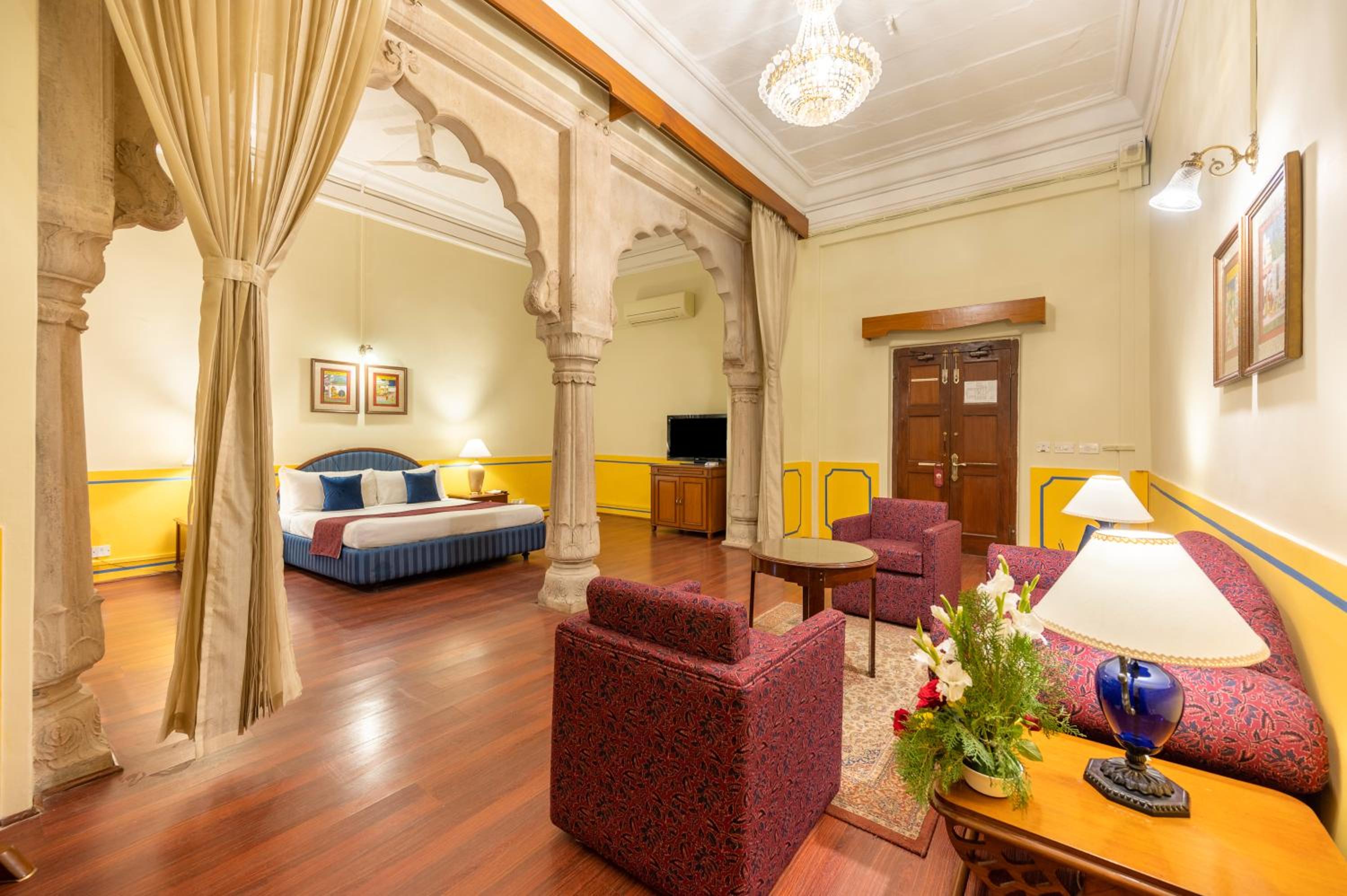 Deluxe King Room photo 3