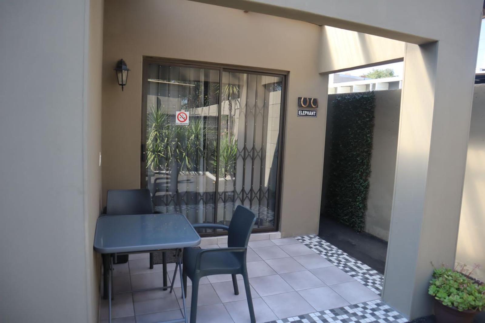 Queen Room with Garden View photo 2
