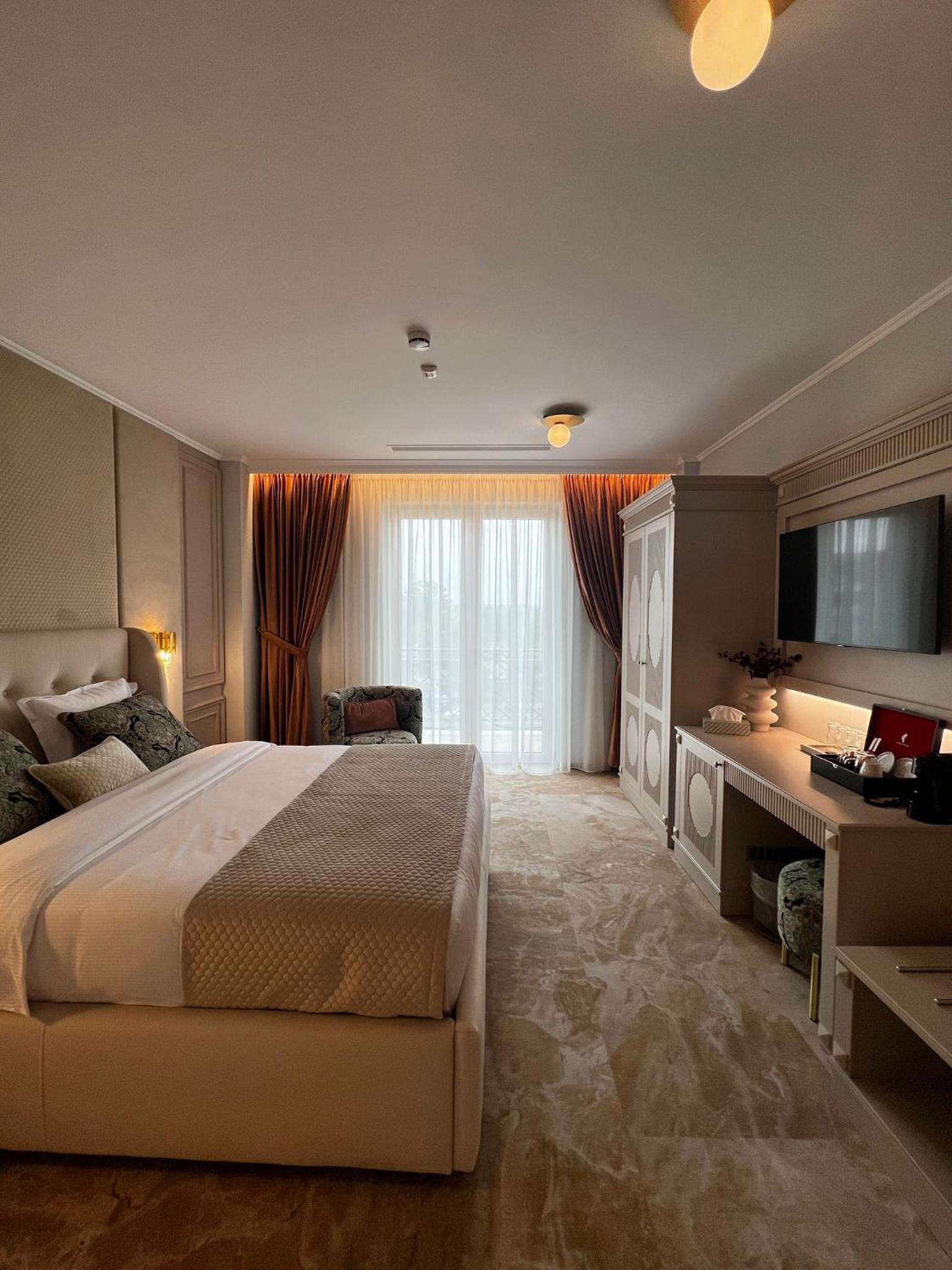 Deluxe Double or Twin Room photo 1