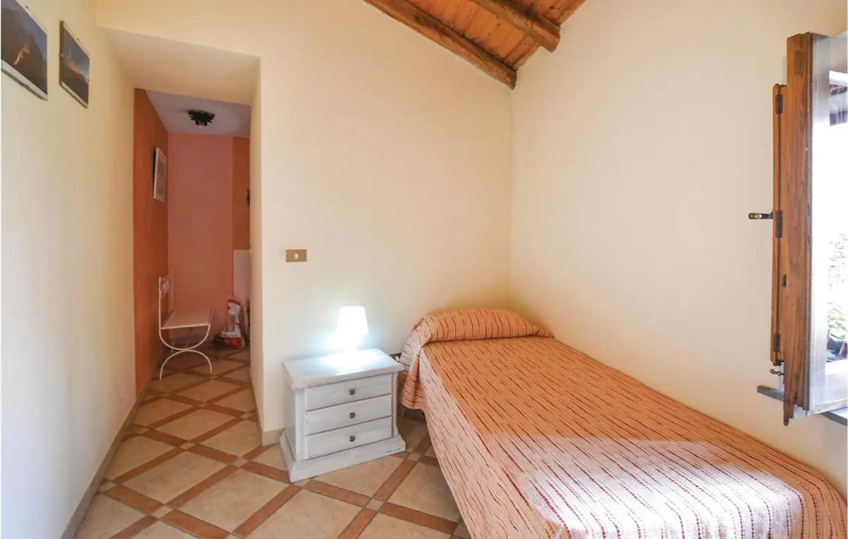 Three-Bedroom House photo 3