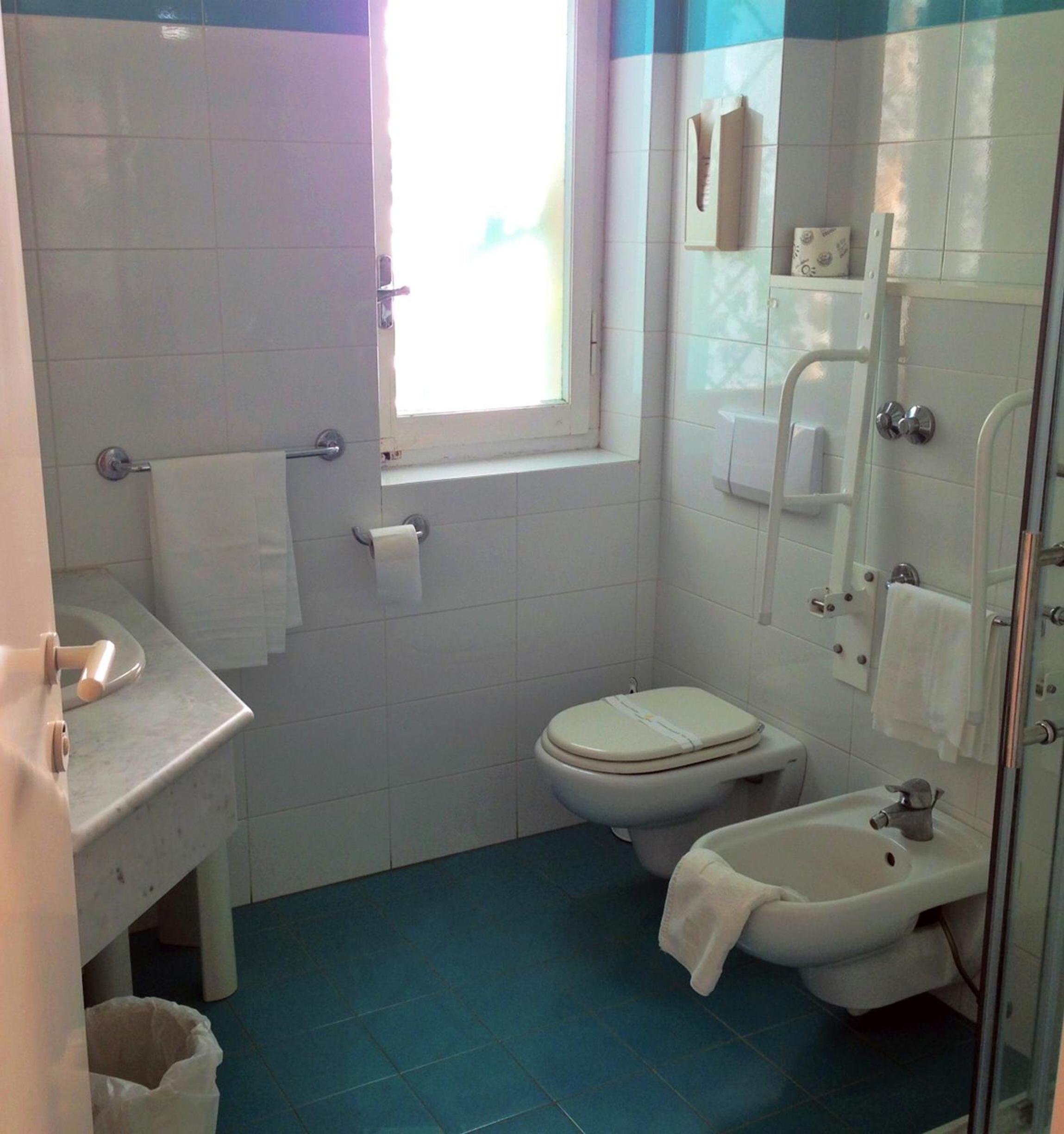 Quadruple Room With Sea View - Photo 16
