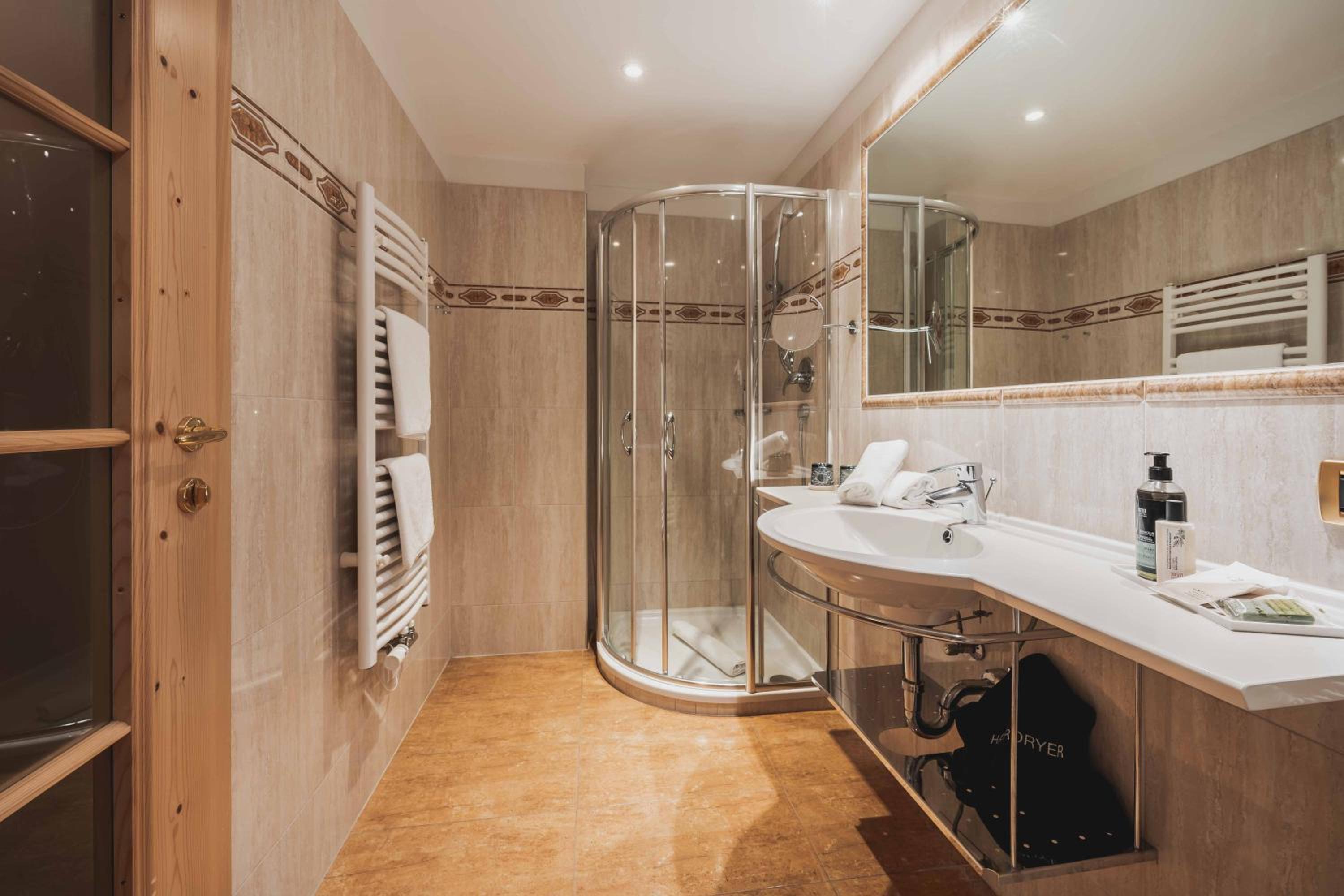 Superior Double Room with Balcony - Photo 7
