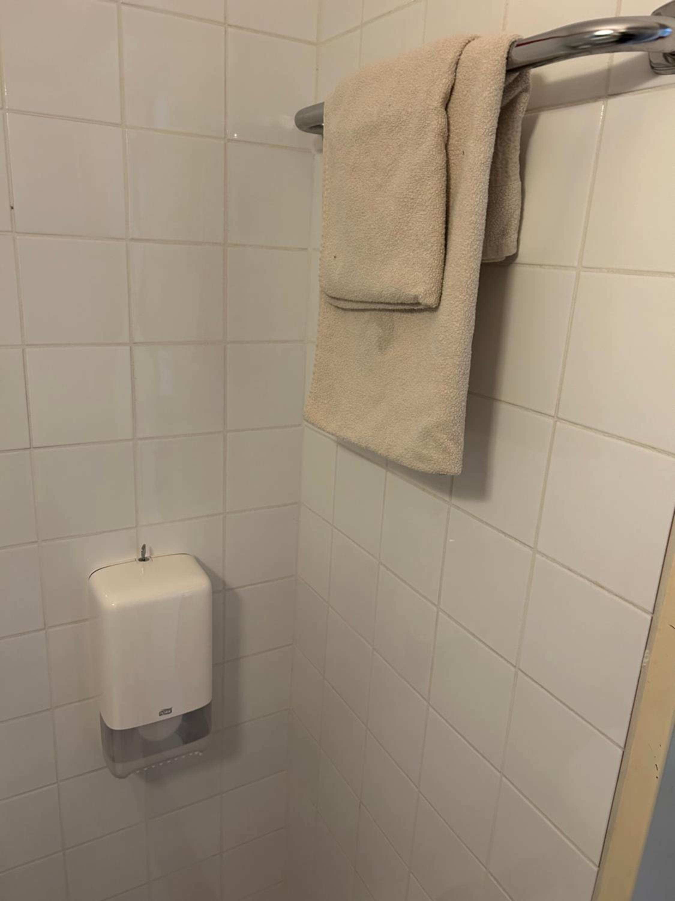Double Room with Private Bathroom - Photo 5