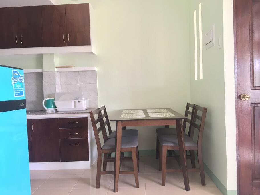 One-Bedroom Apartment photo 3