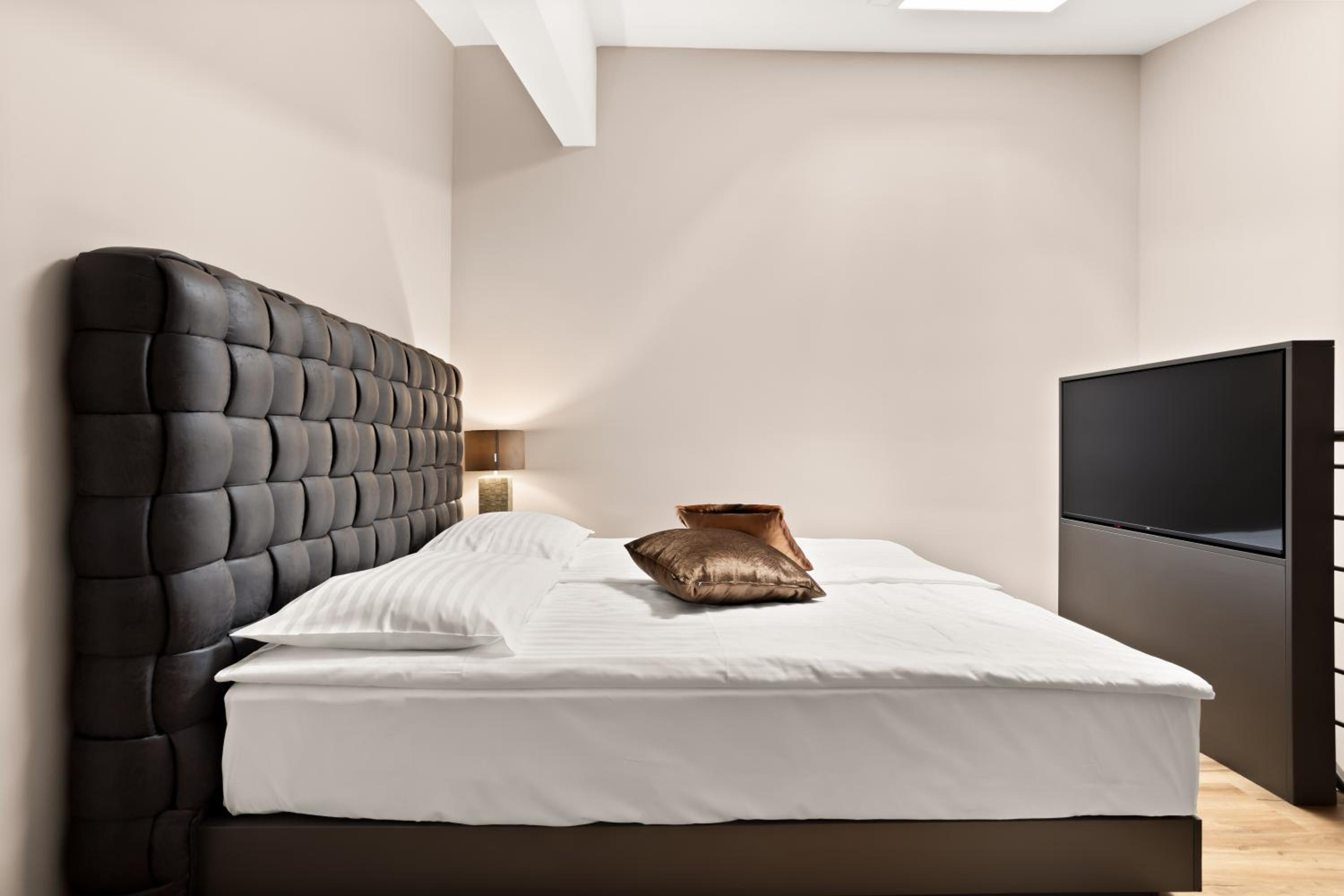 Double Room with Extra Bed photo 2