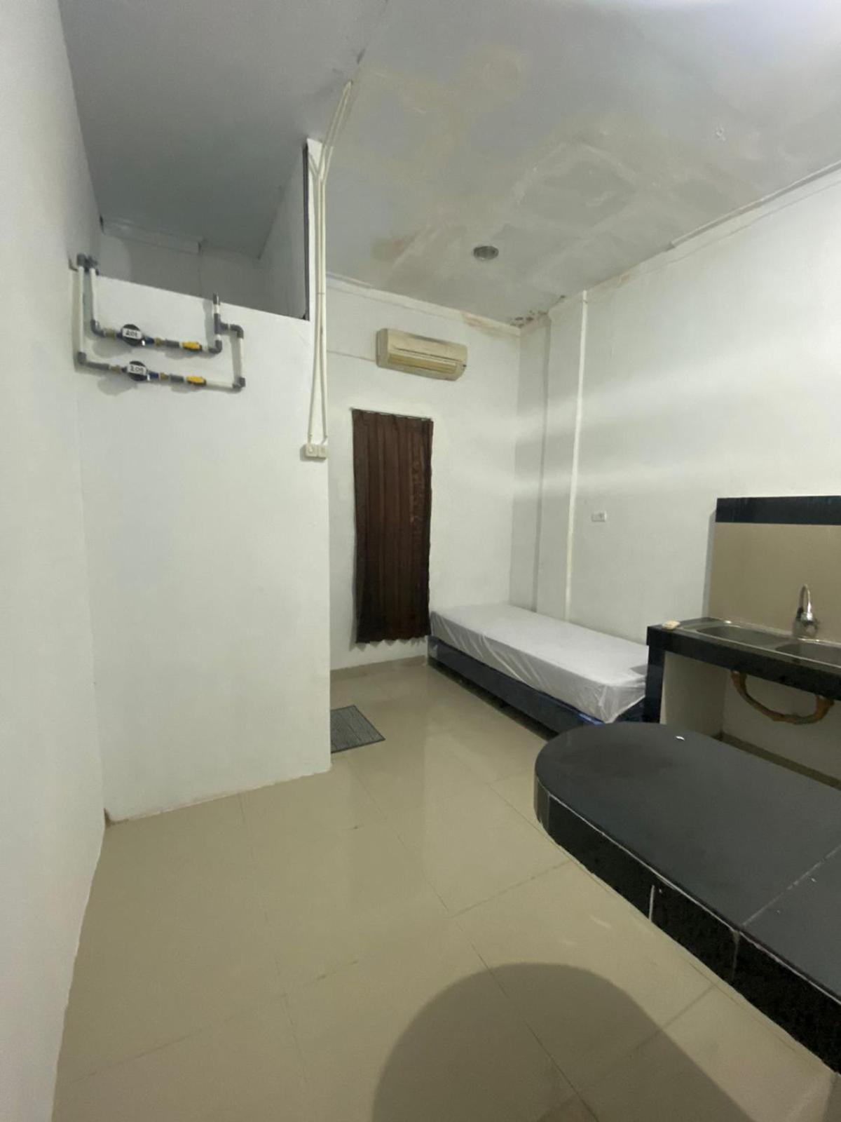 One-Bedroom House photo 2