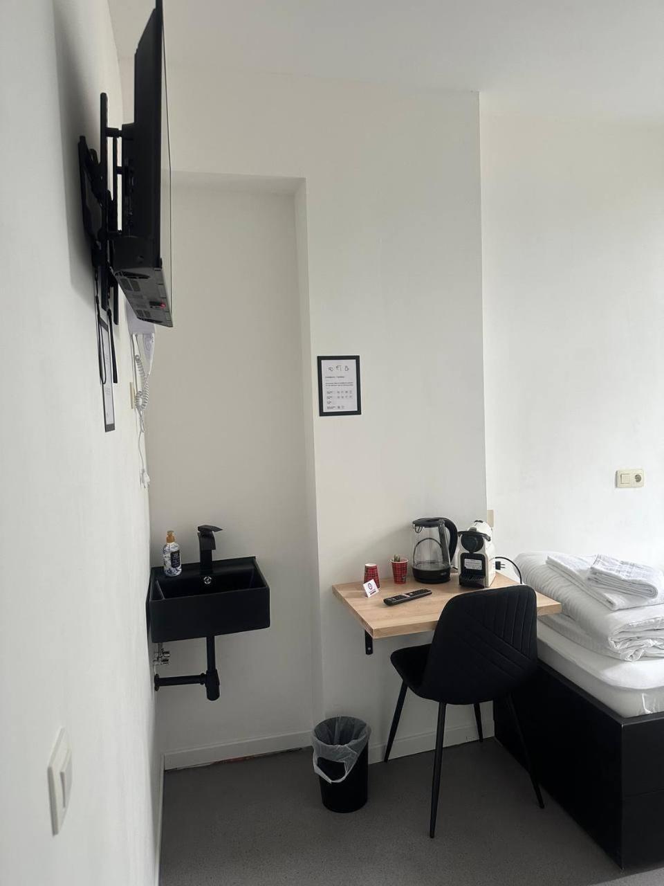 Single Room with Shared Shower and Toilet