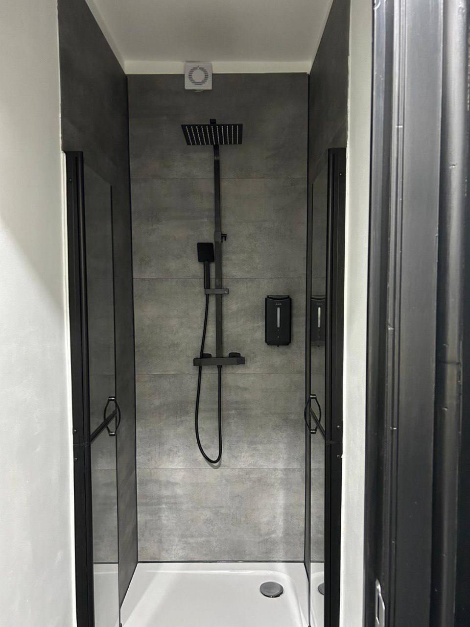 Single Room with Shared Shower and Toilet photo 2