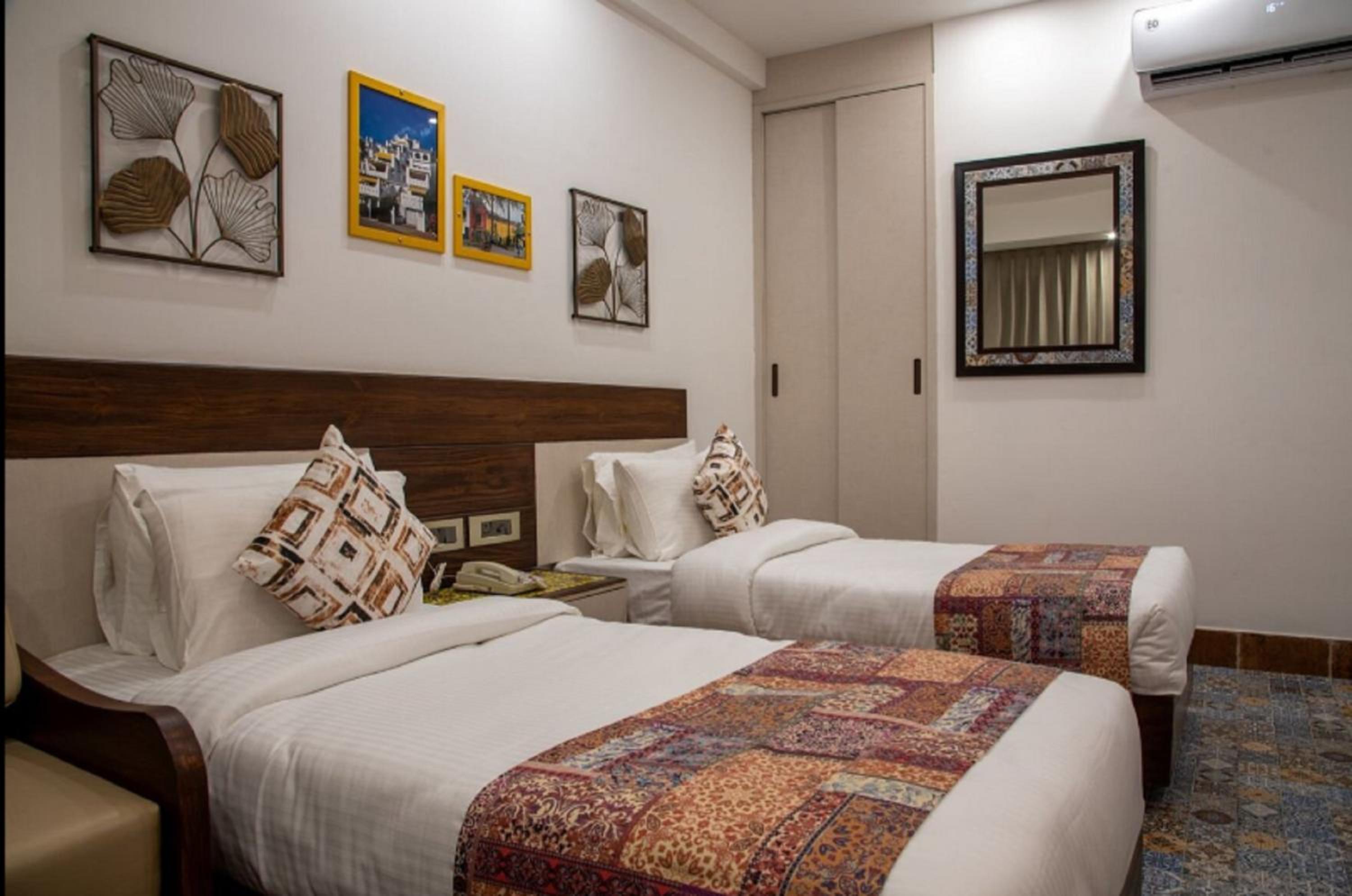 Classic Twin Room - Photo 8