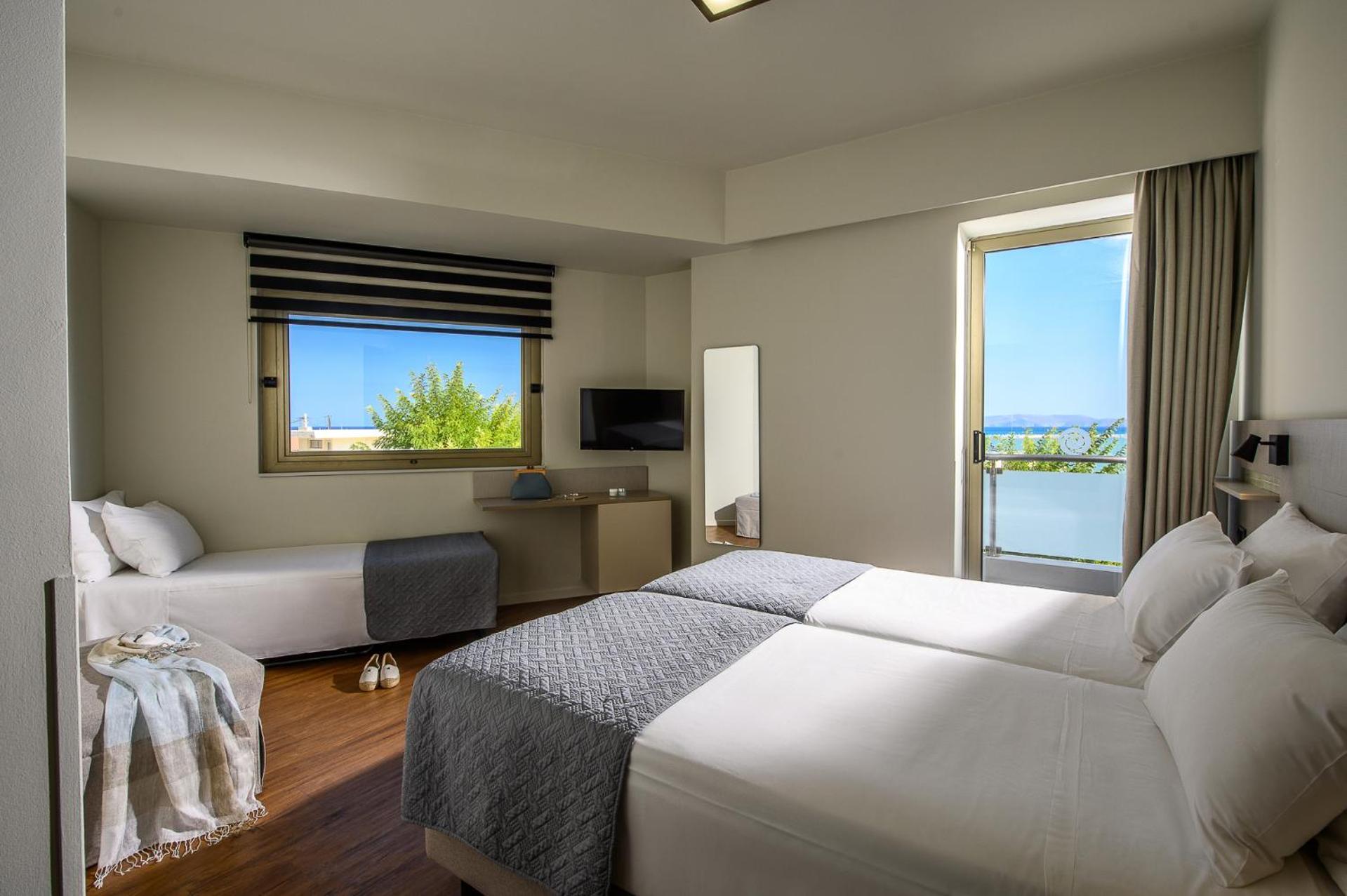 Triple Room with Sea View
