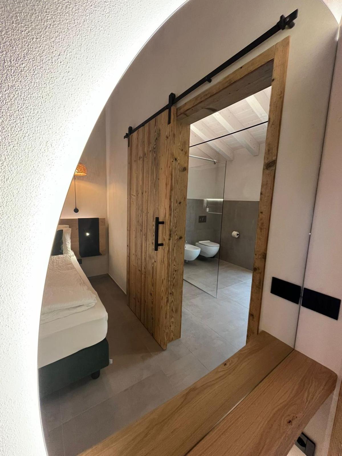 Deluxe Junior Suite - Photo 2