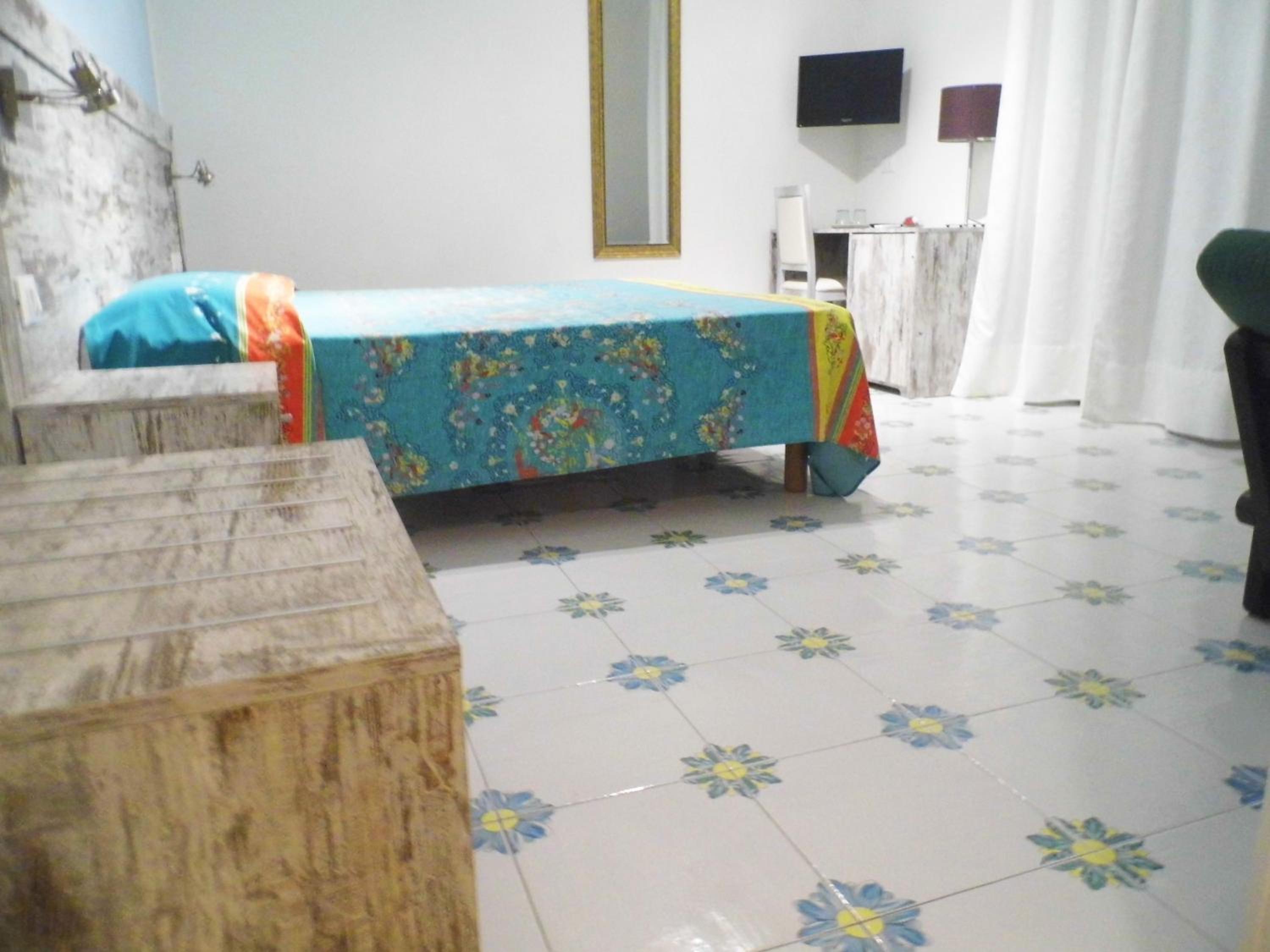 Quadruple Room With Sea View - Photo 11
