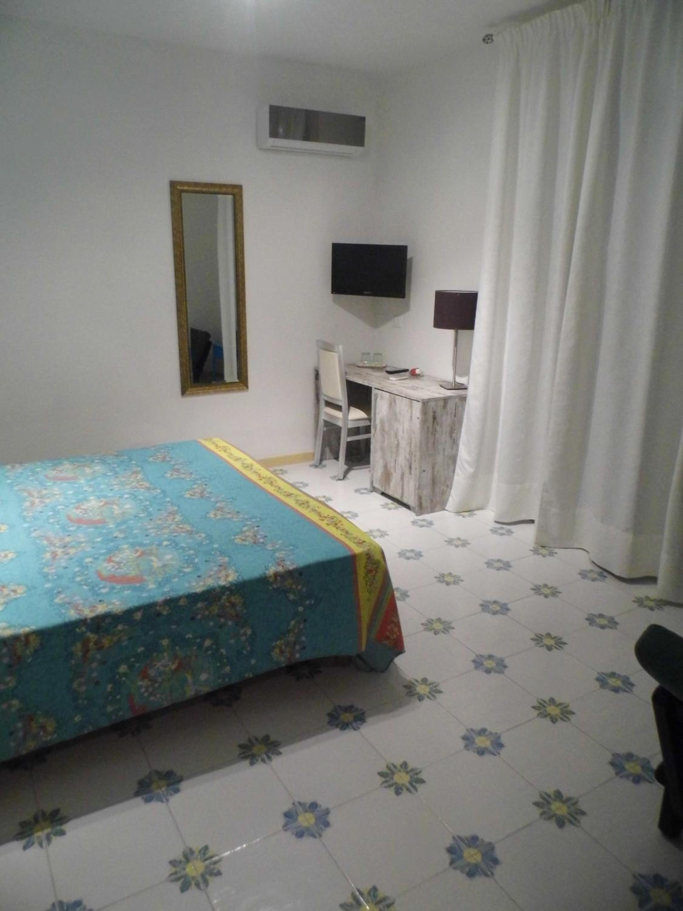 Quadruple Room With Sea View - Photo 5