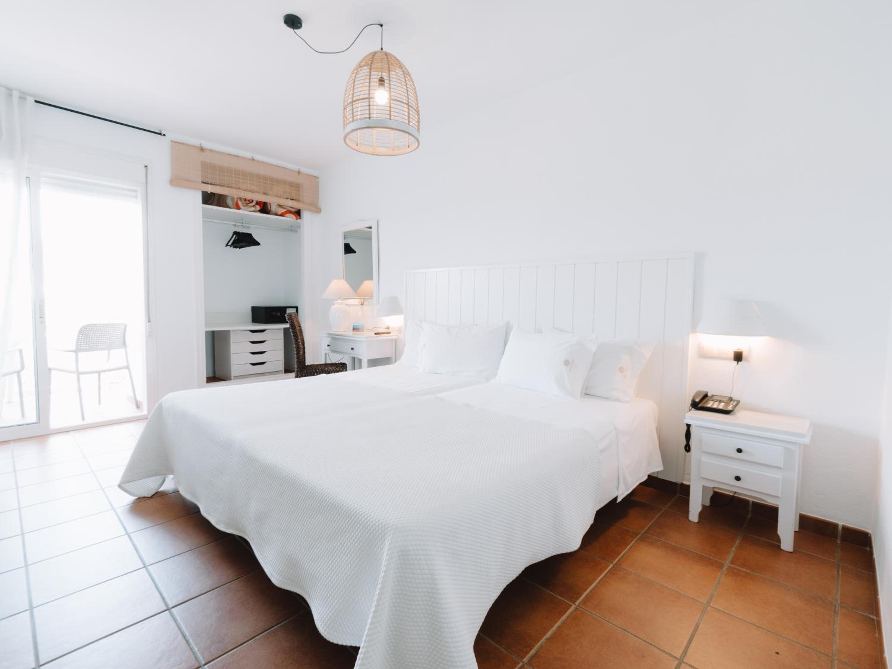Twin Room with Sea View photo 3