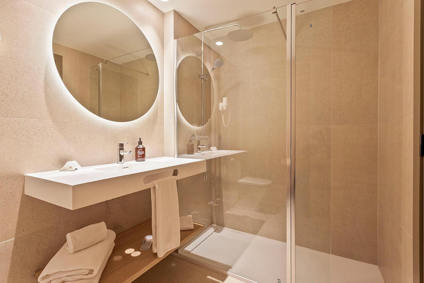 Quadruple Room - Photo 15