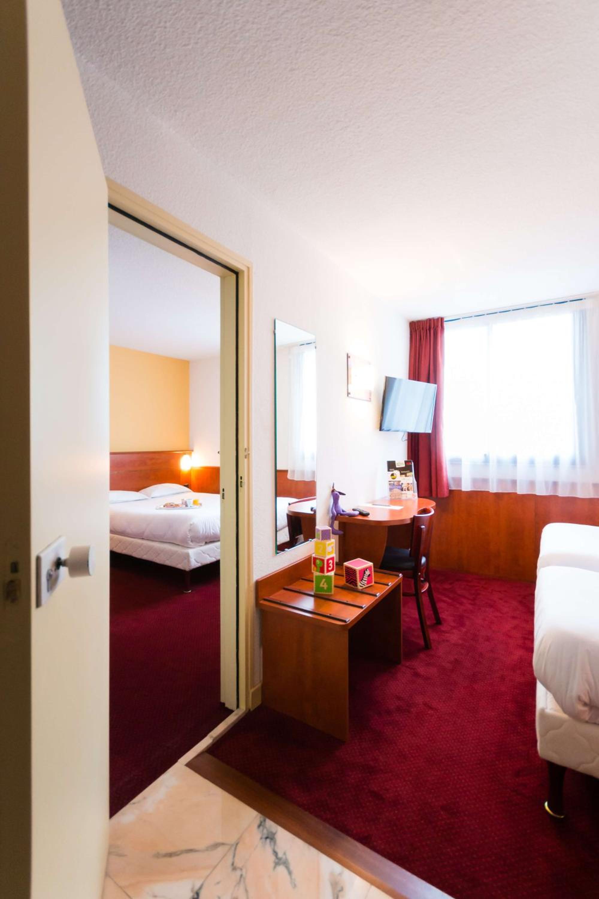 Double Room - Photo 5