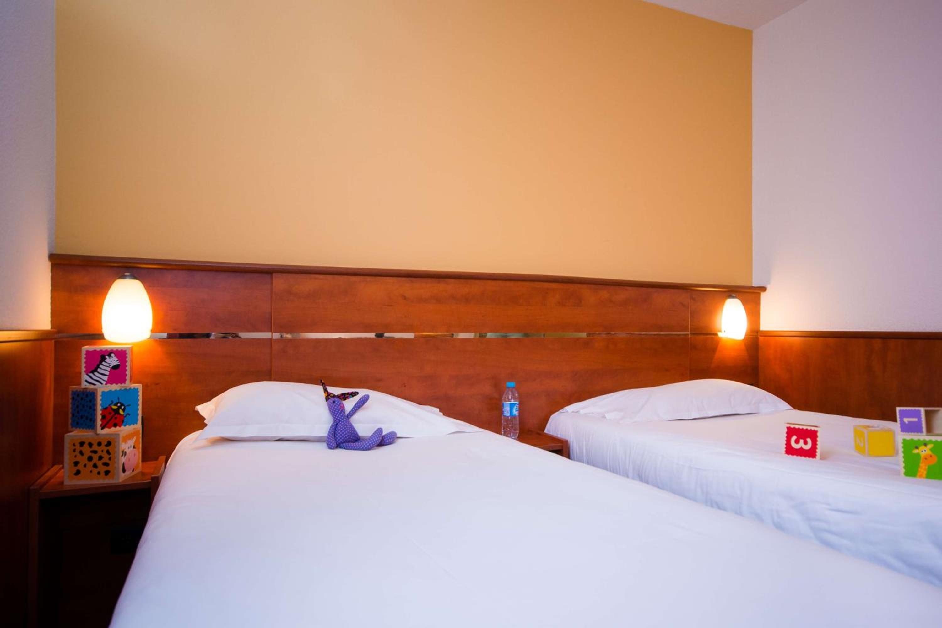 Twin Room - Photo 3