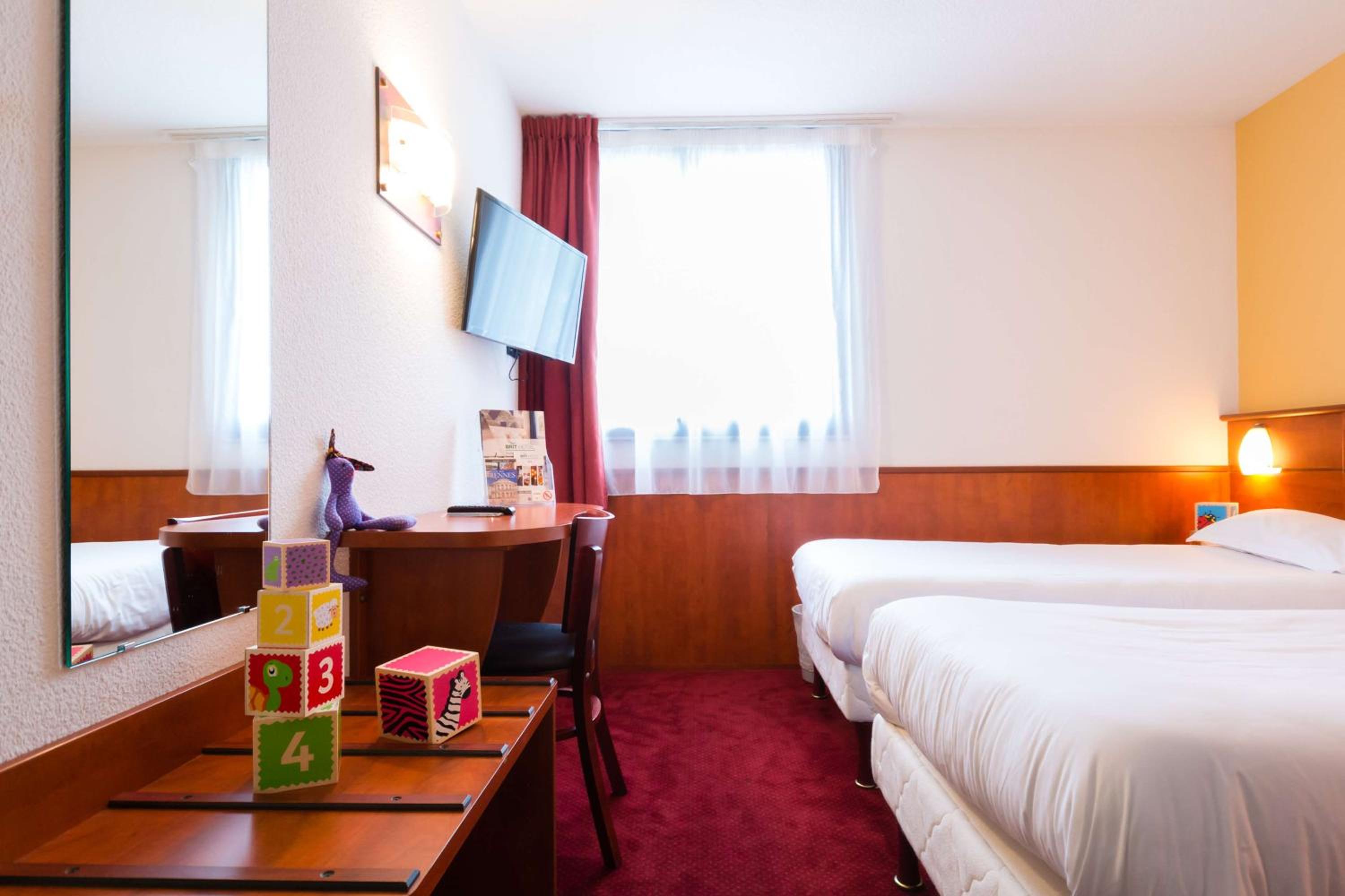 Twin Room - Photo 2